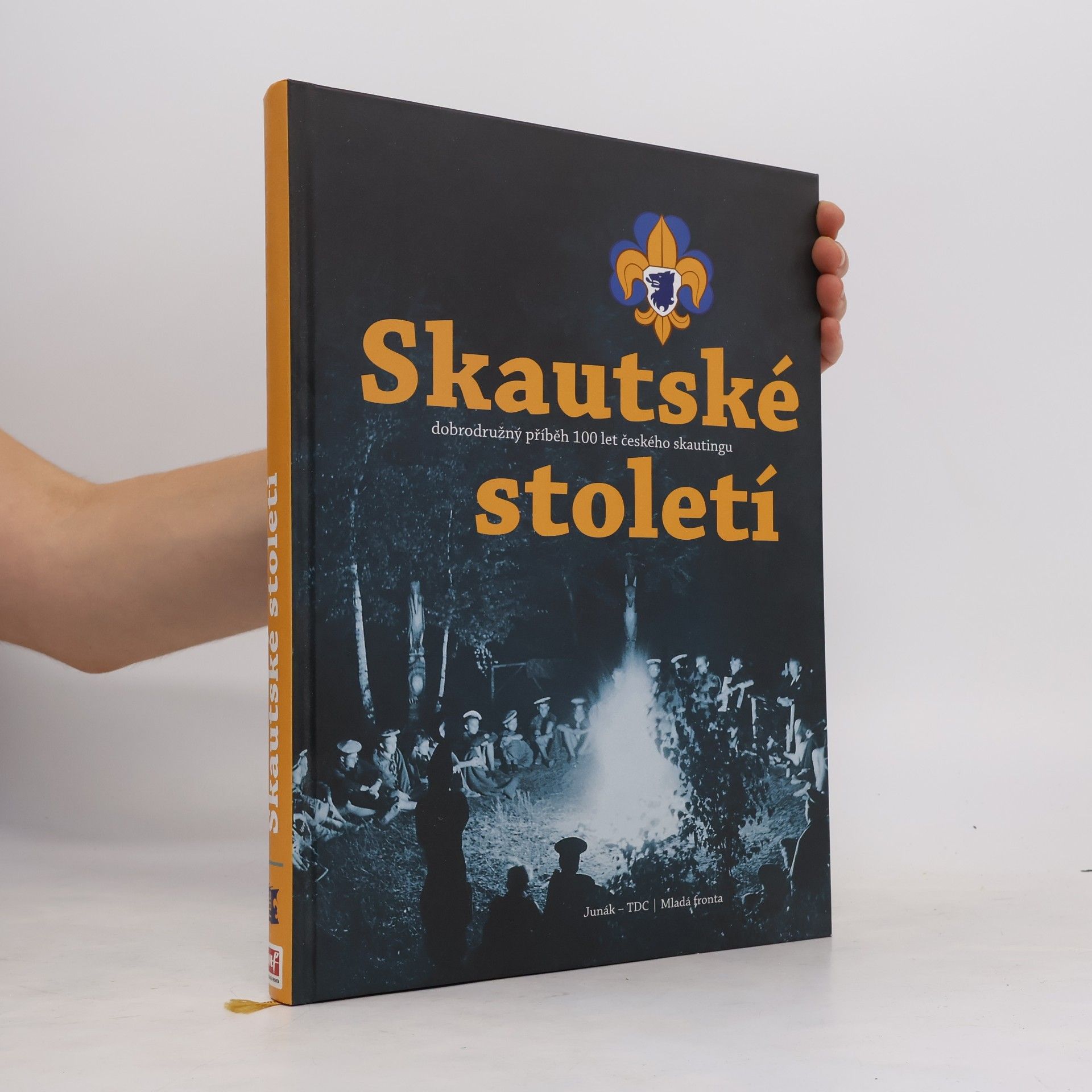 Roman Šantora Skautské století. Dobrodružný příběh 100 let českého skautingu