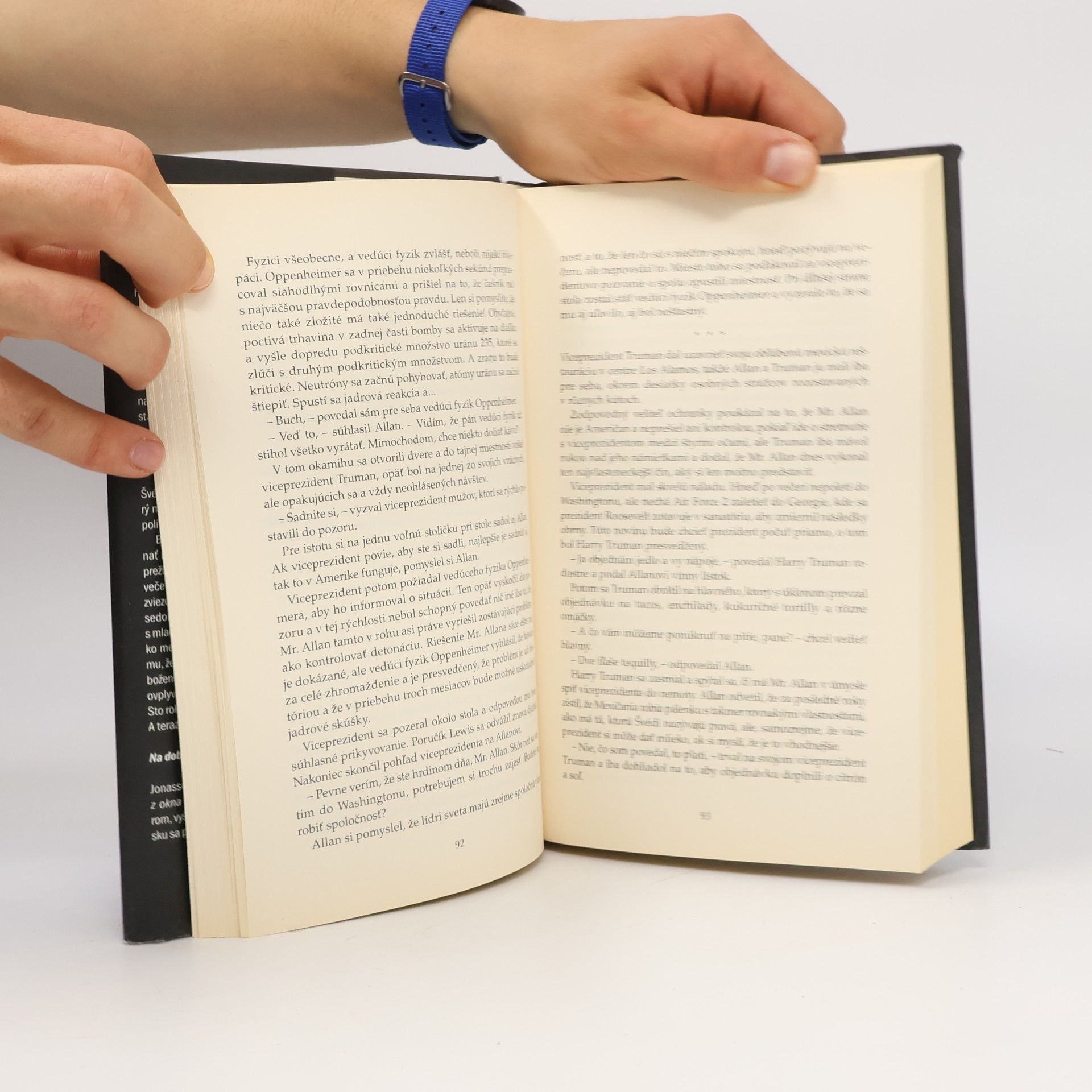 Jonas Jonasson Storočný starček, ktorý vyliezol z okna a zmizol