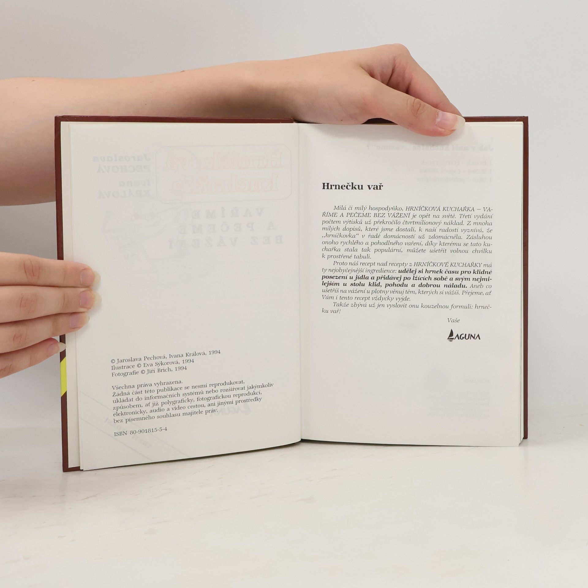 Various authors Hrníčková kuchařka. vaříme a pečeme bez vážení