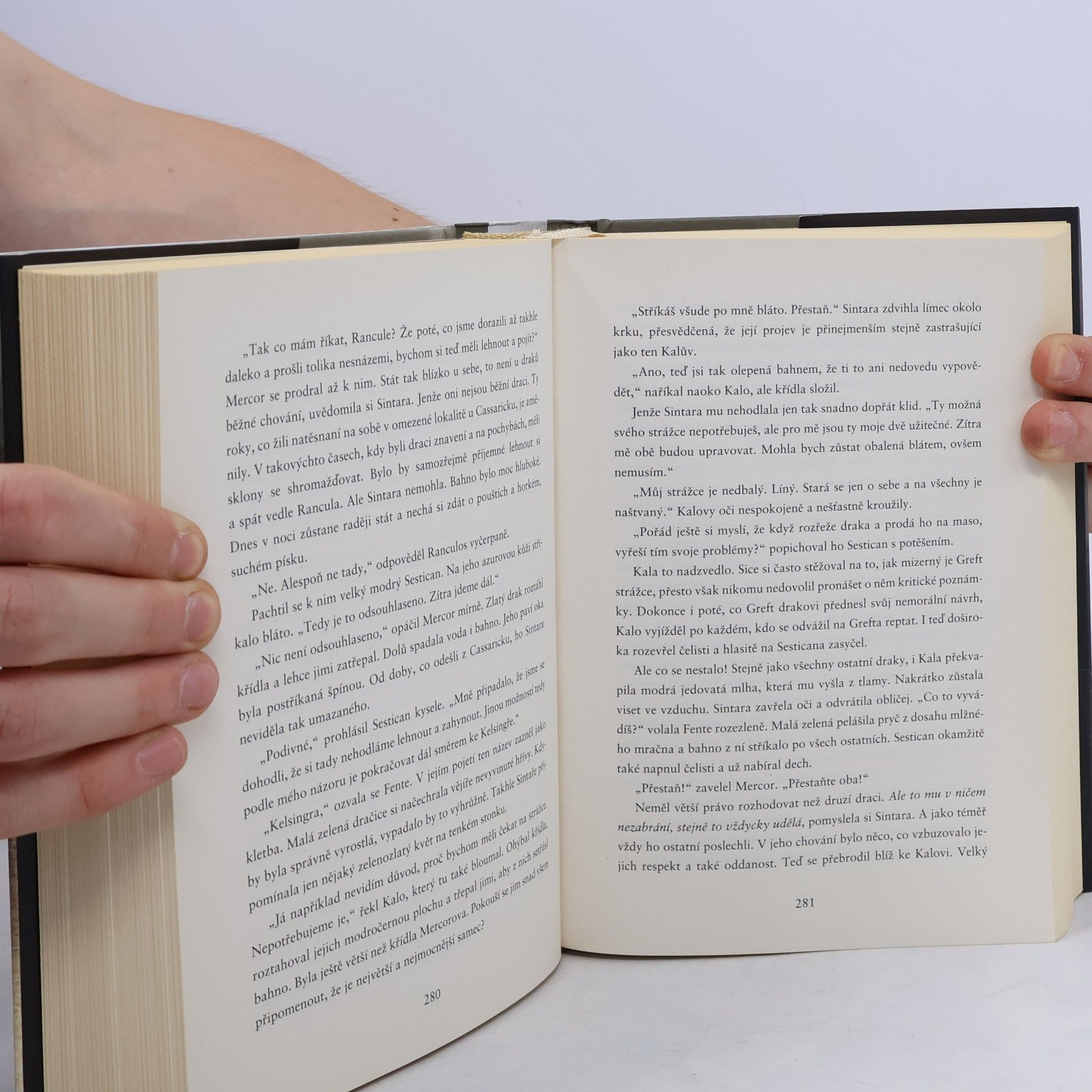 Robin Hobb Dračí domov