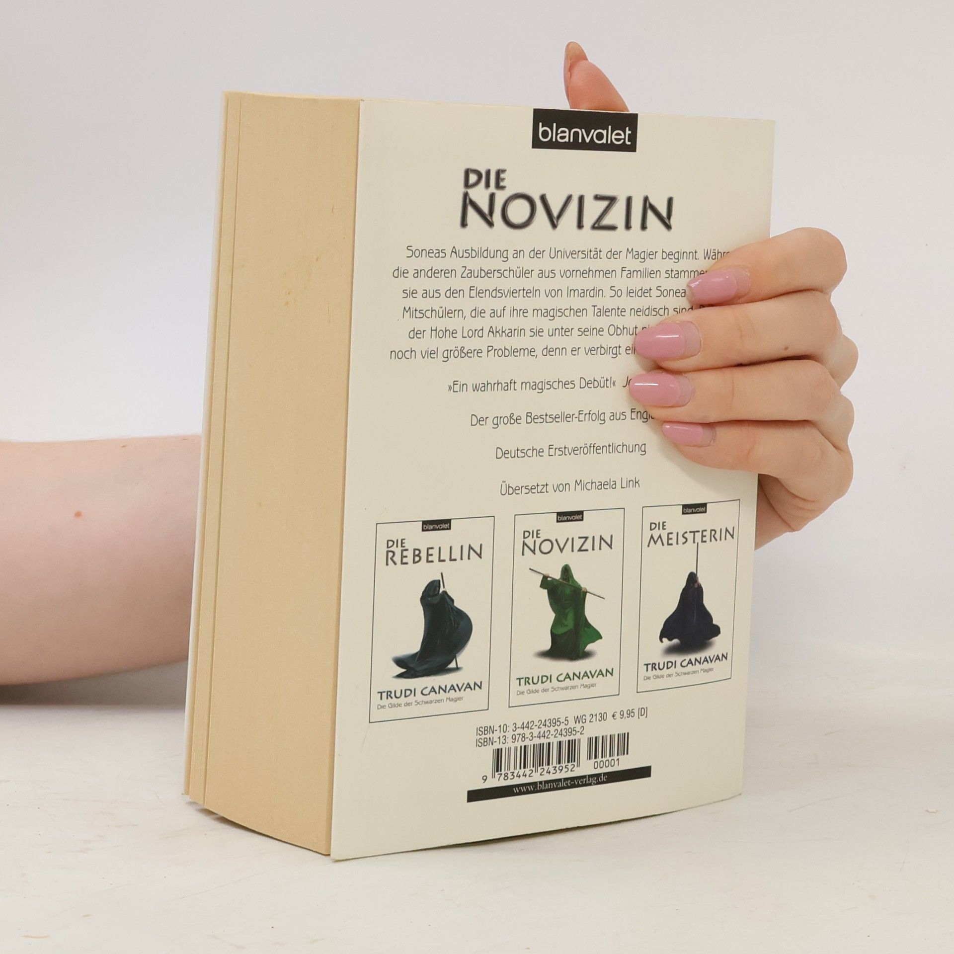 Trudi Canavan Die Novizin