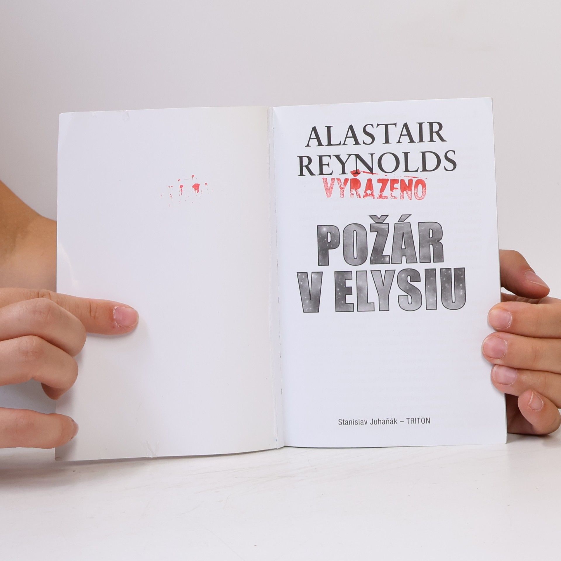 Alastair Reynolds Požár v Elysiu