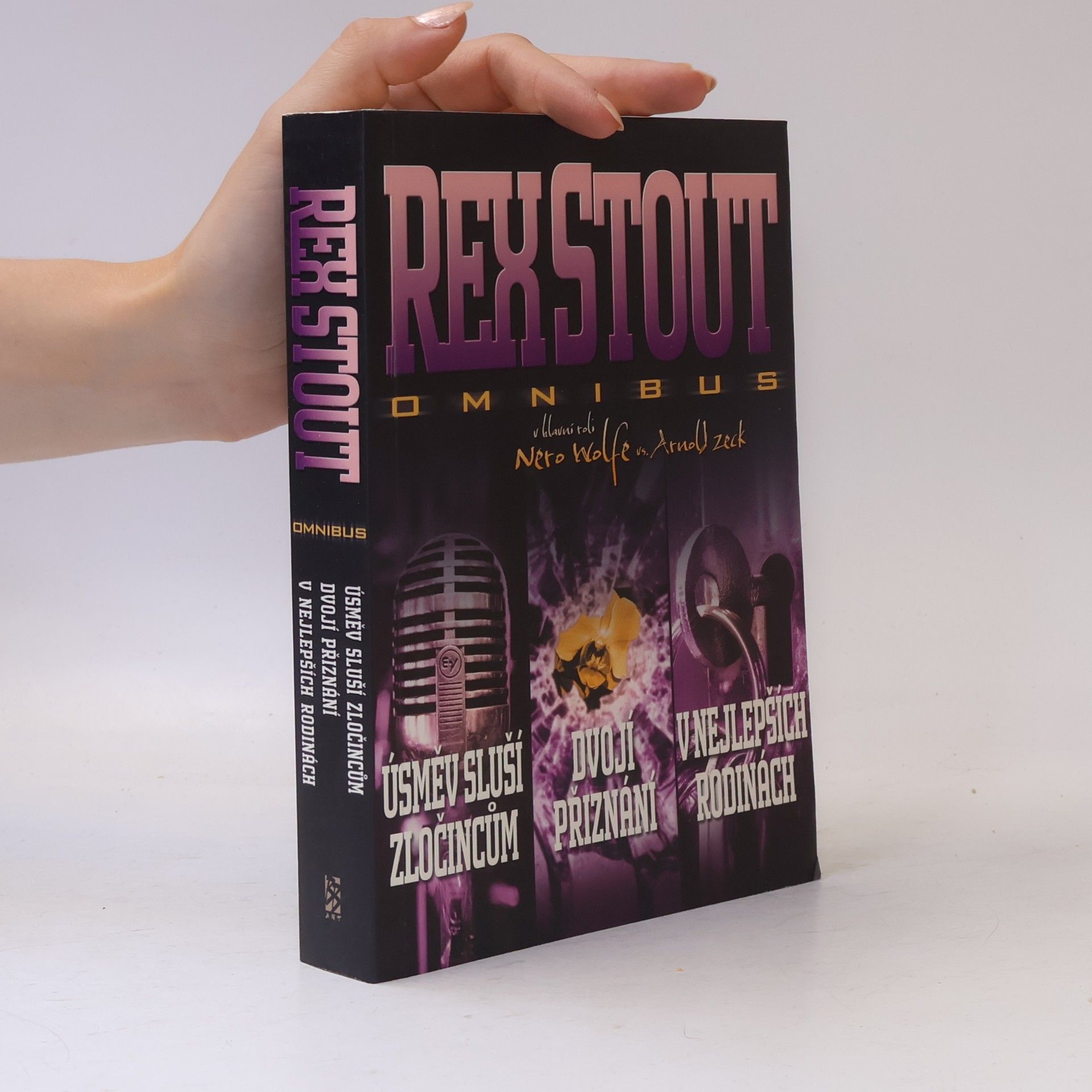 Rex Stout omnibus: Úsměv sluší zločincům. Dvojí přiznání. V nejlepších rodinách