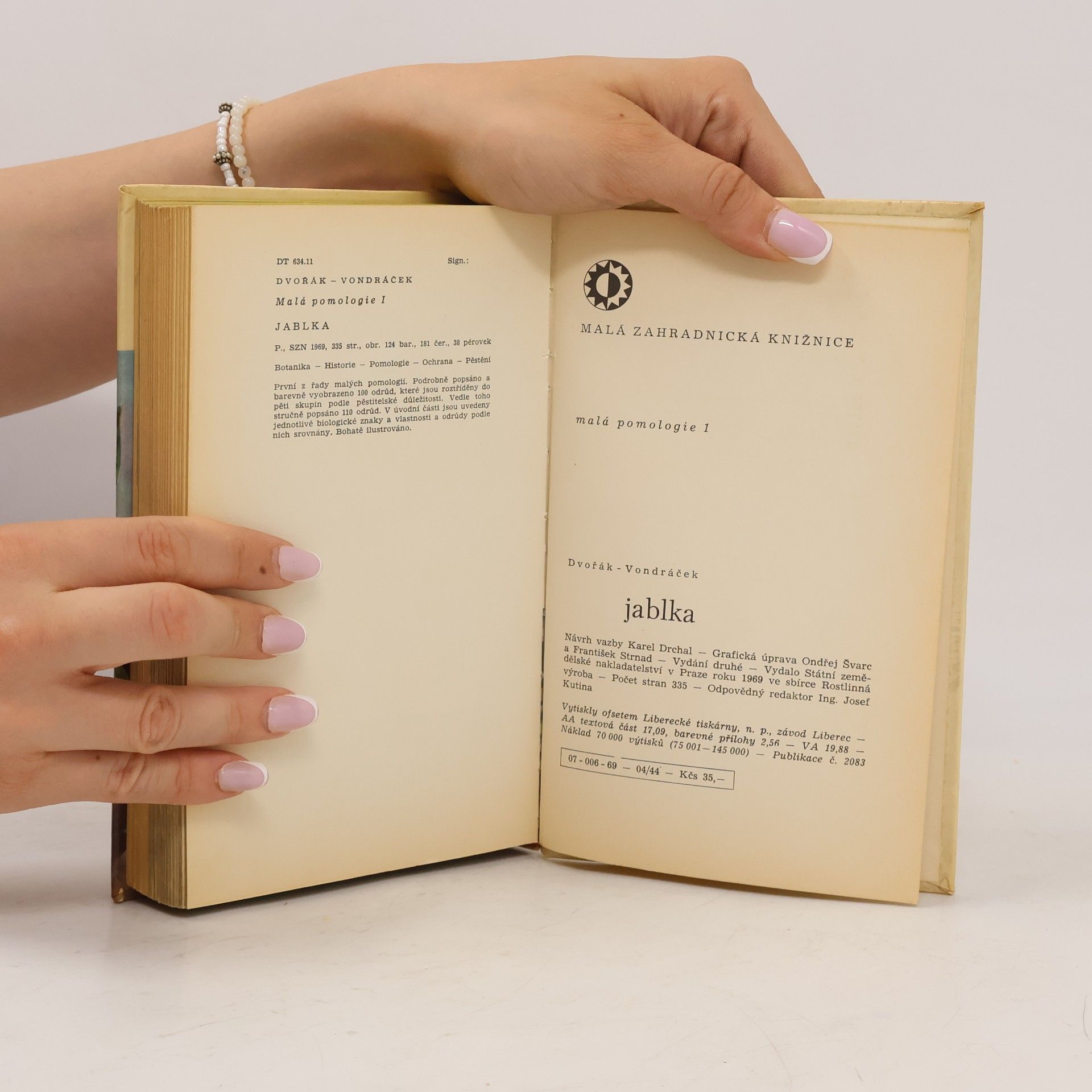 Autorenkollektiv Malá pomologie 1. Jablka