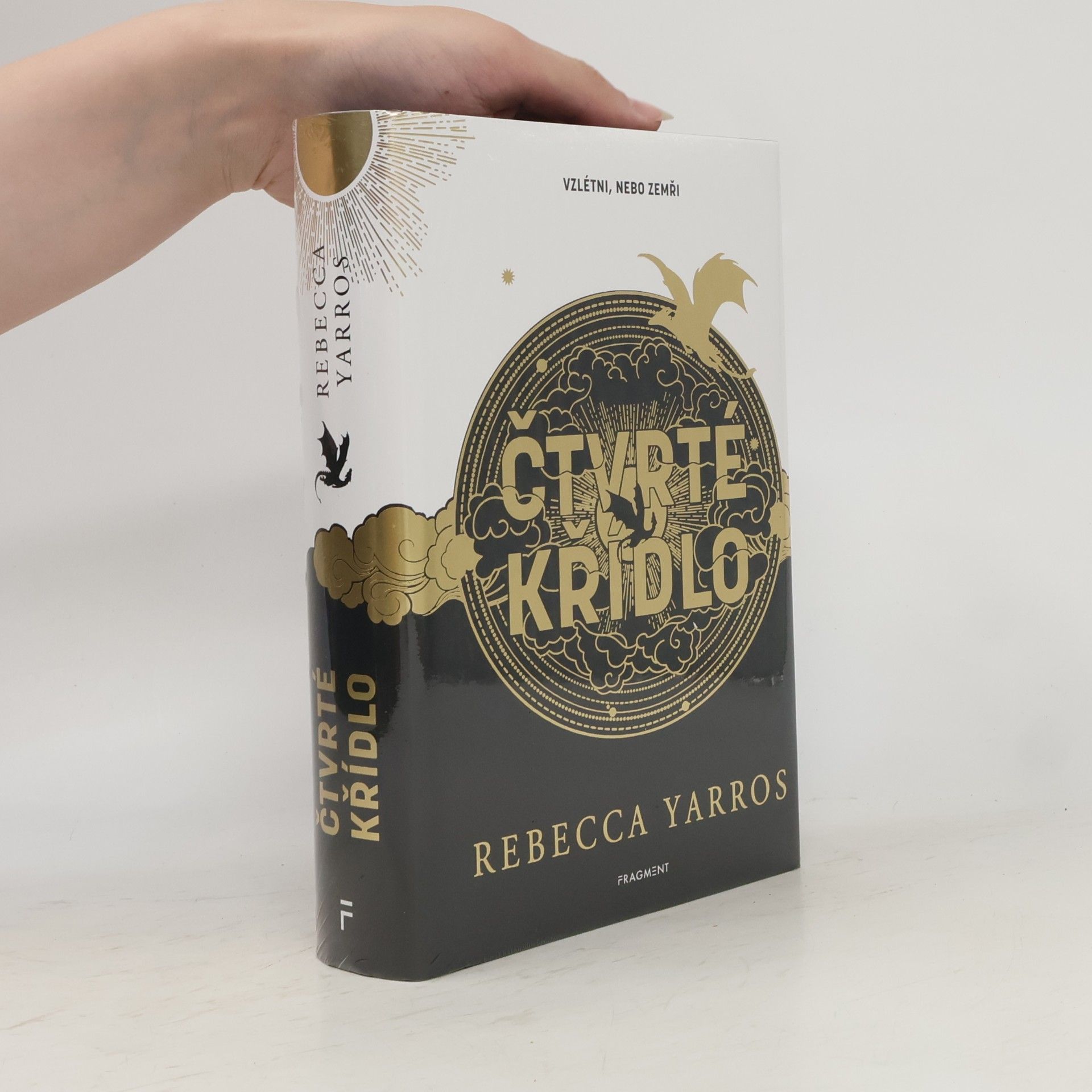 Rebecca Yarros Čtvrté křídlo