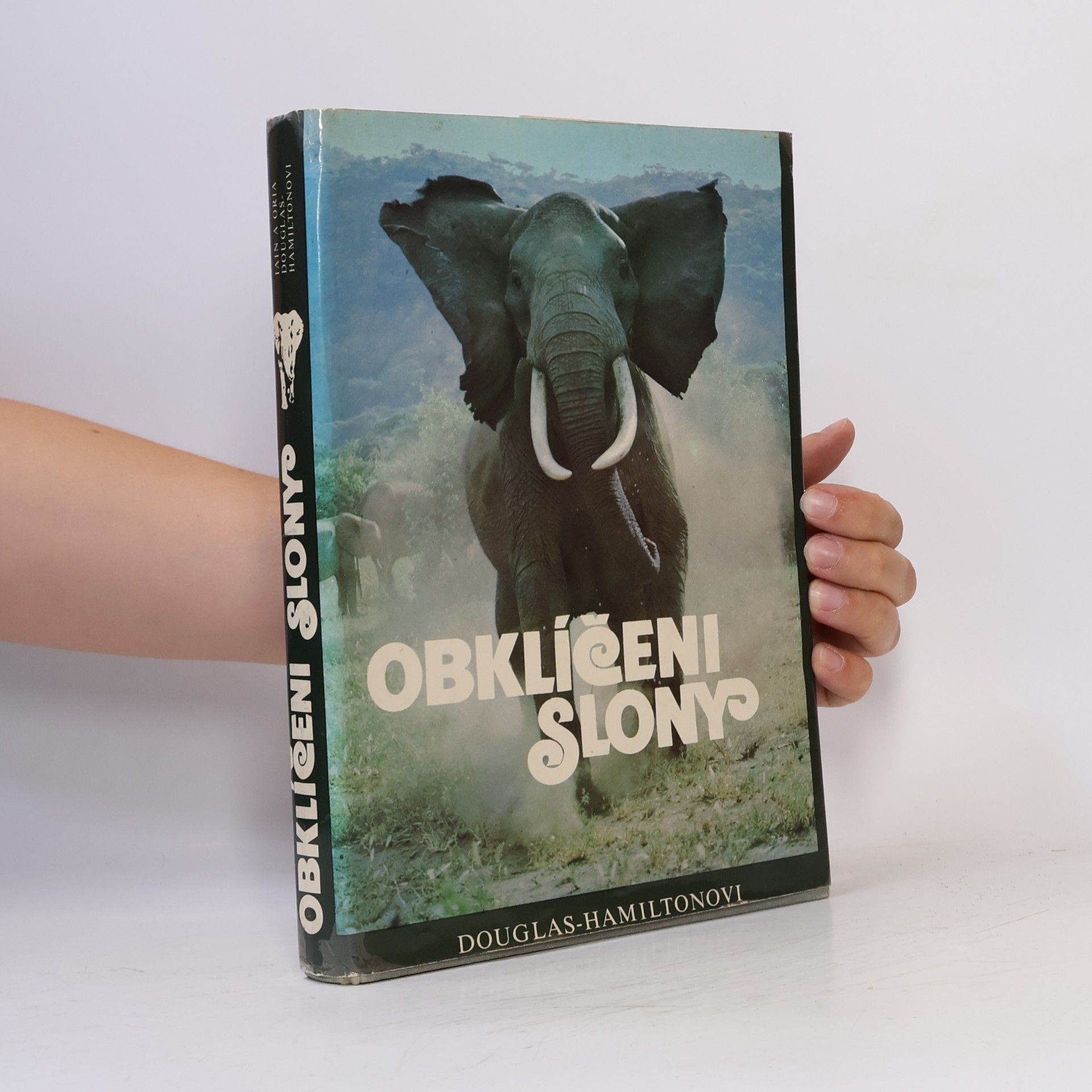 Ian Douglas-Hamilton Obklíčeni slony