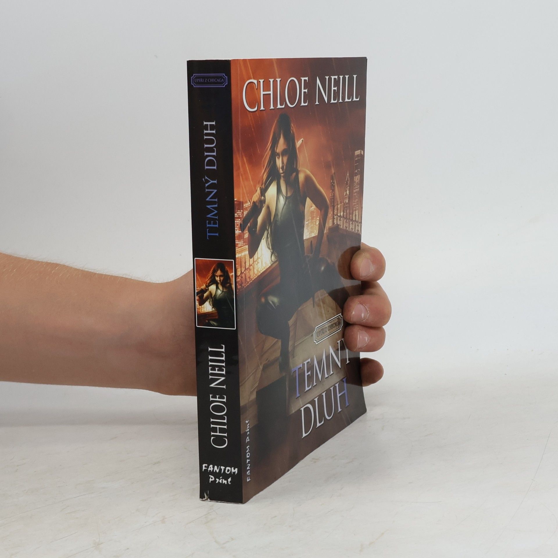 Chloe Neill Temný dluh