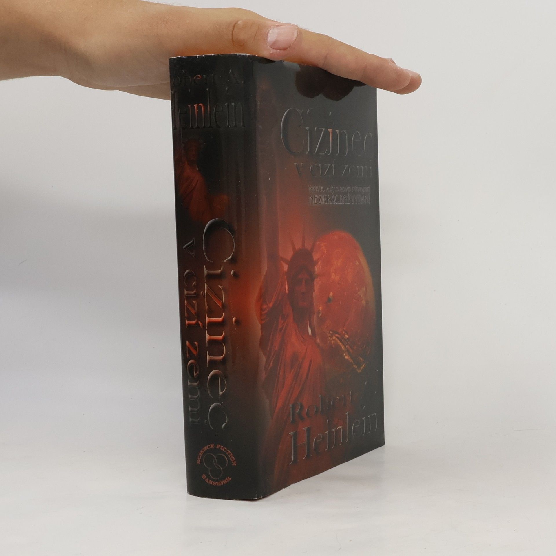Robert A. Heinlein Cizinec v cizí zemi