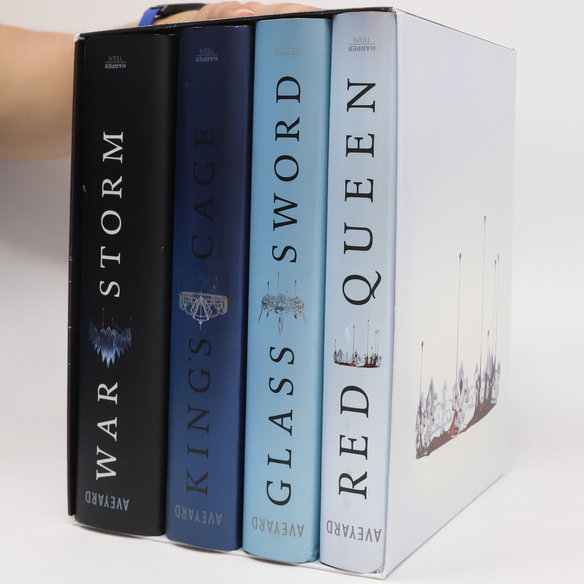 Victoria Aveyard Red Queen 4-Book Hardcover Box Set