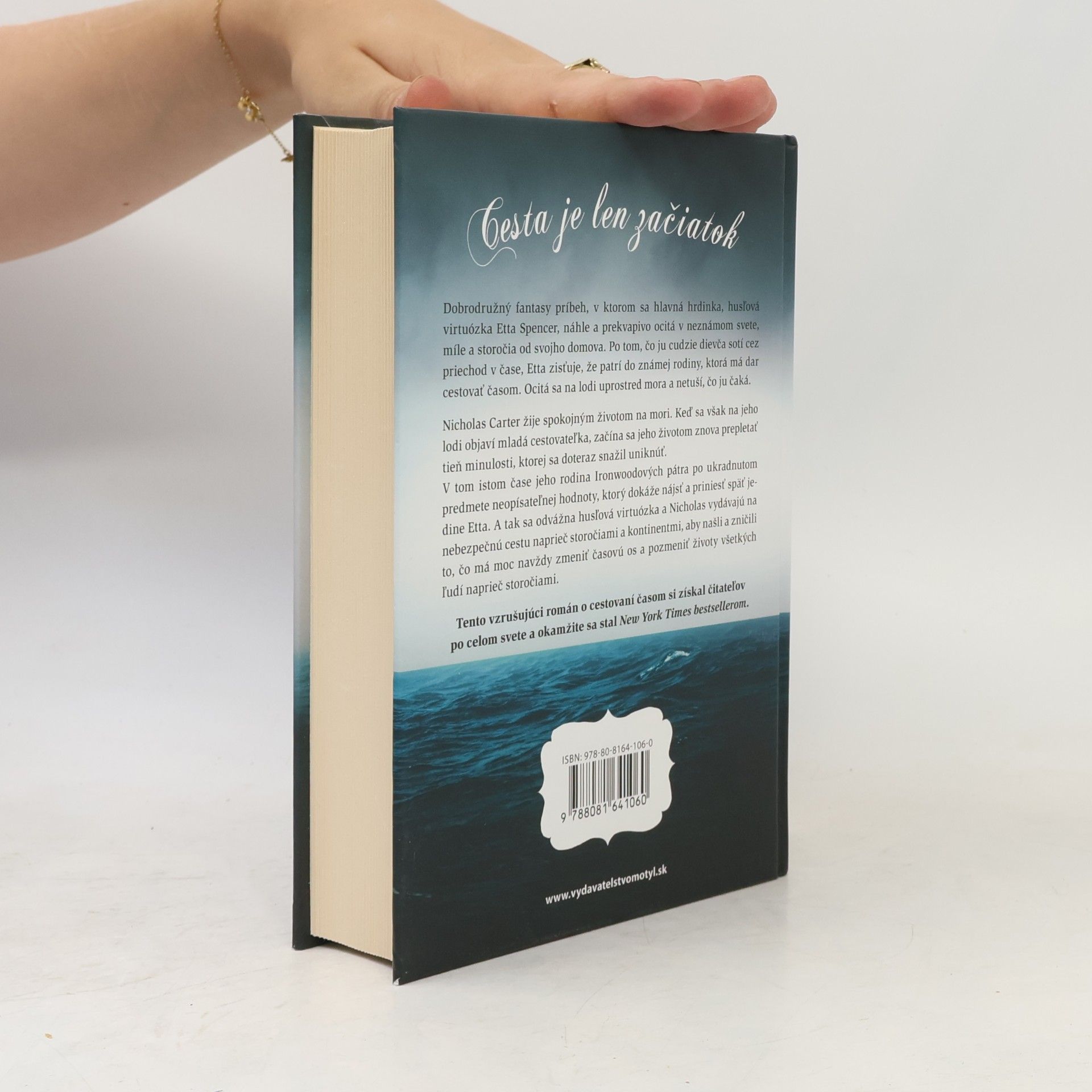 Alexandra Bracken Cestovateľ