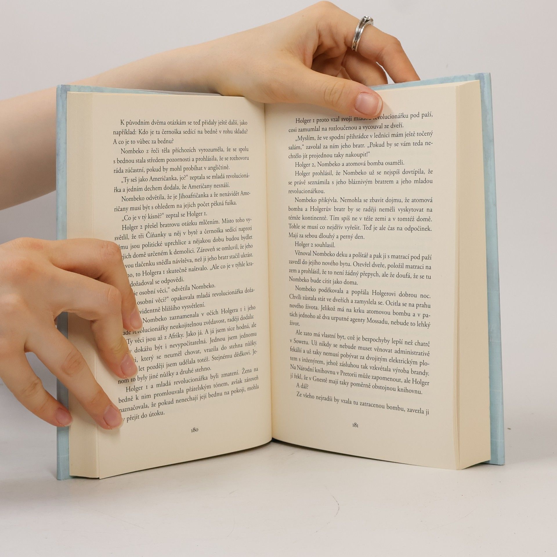 Jonas Jonasson Analfabetka, která uměla počítat