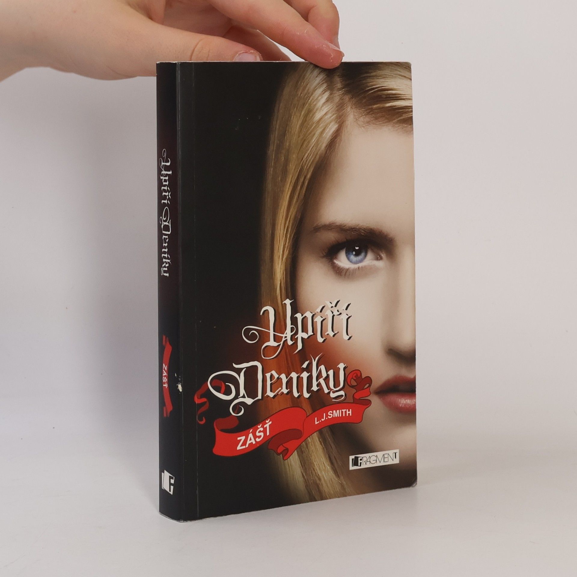 L. J. Smithová  Upíří deníky. Zášť