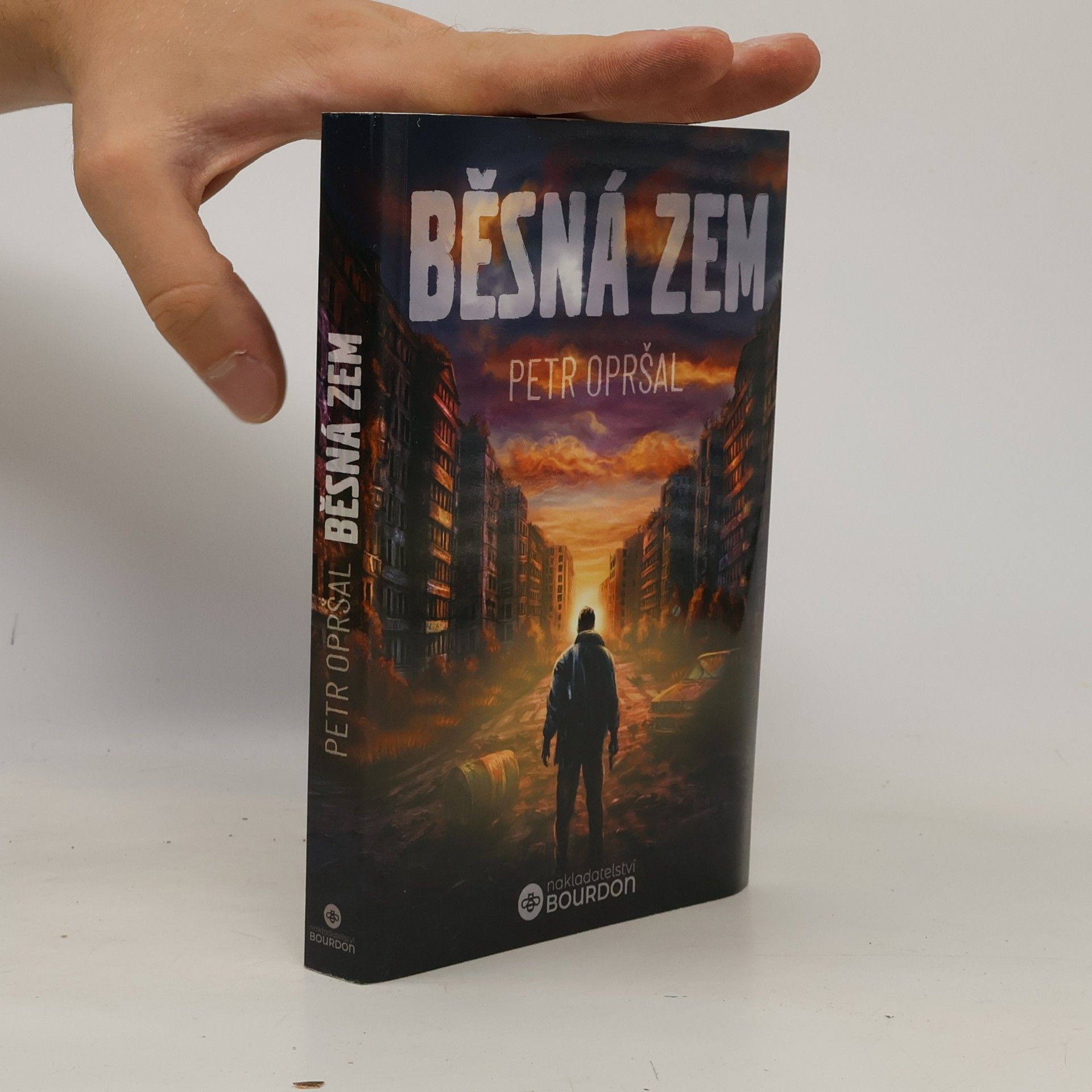Běsná zem