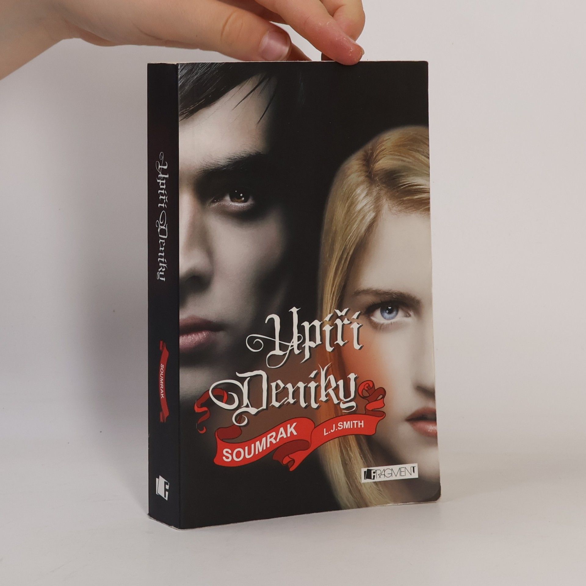 Lisa J. Smith Upíří deníky. Soumrak