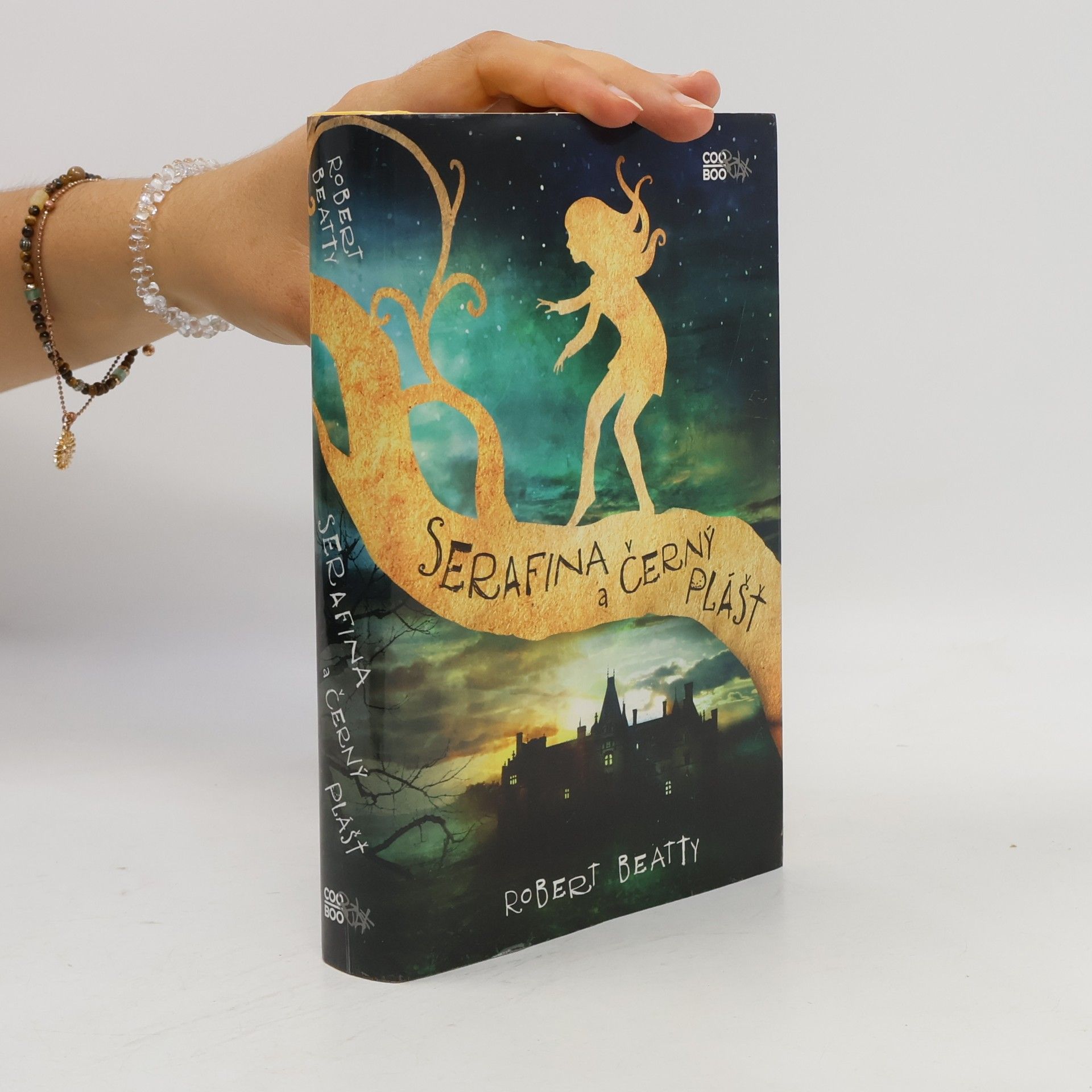 Robert Beatty Serafina a černý plášť