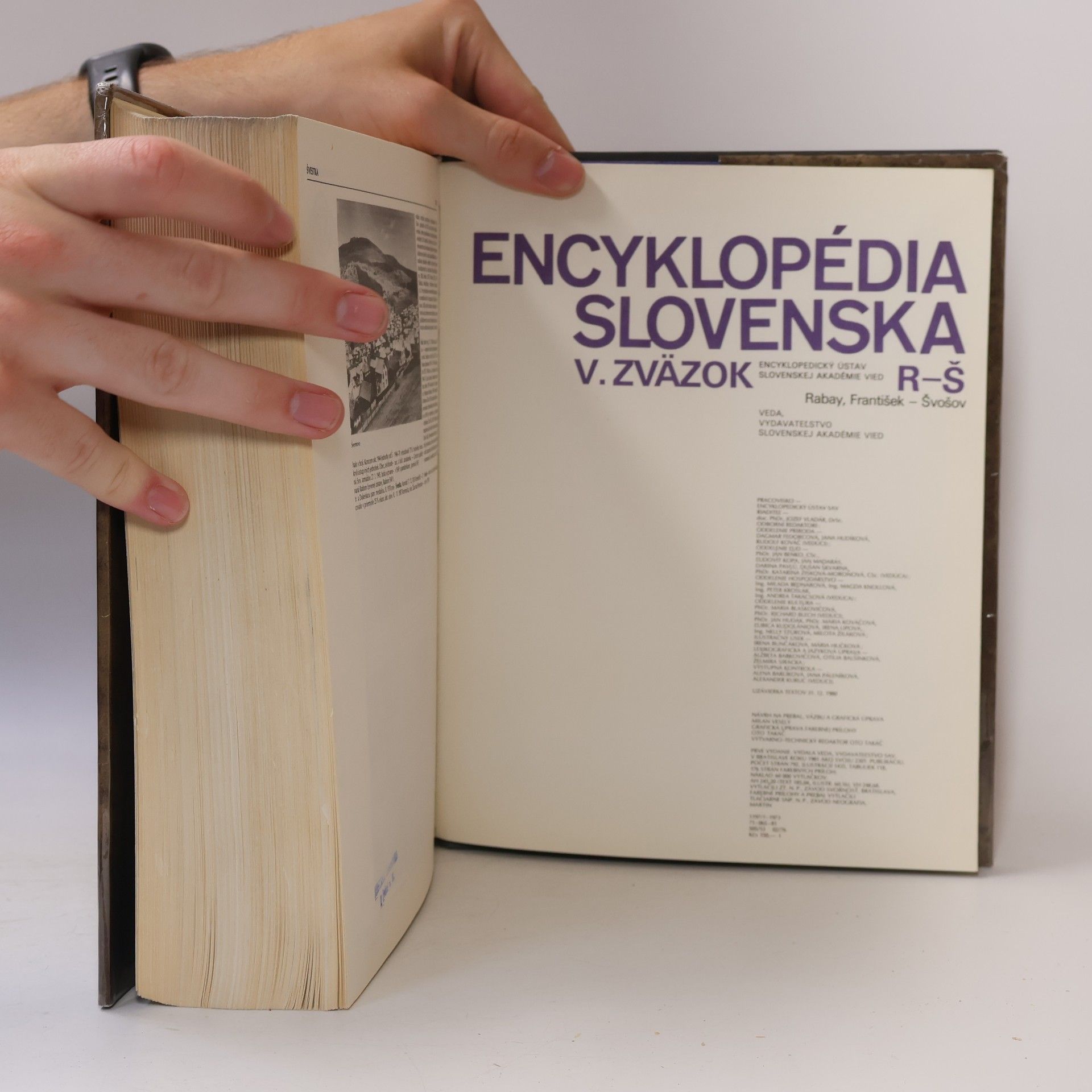 Auteurscollectief Encyklopédia Slovenska V. R-Š