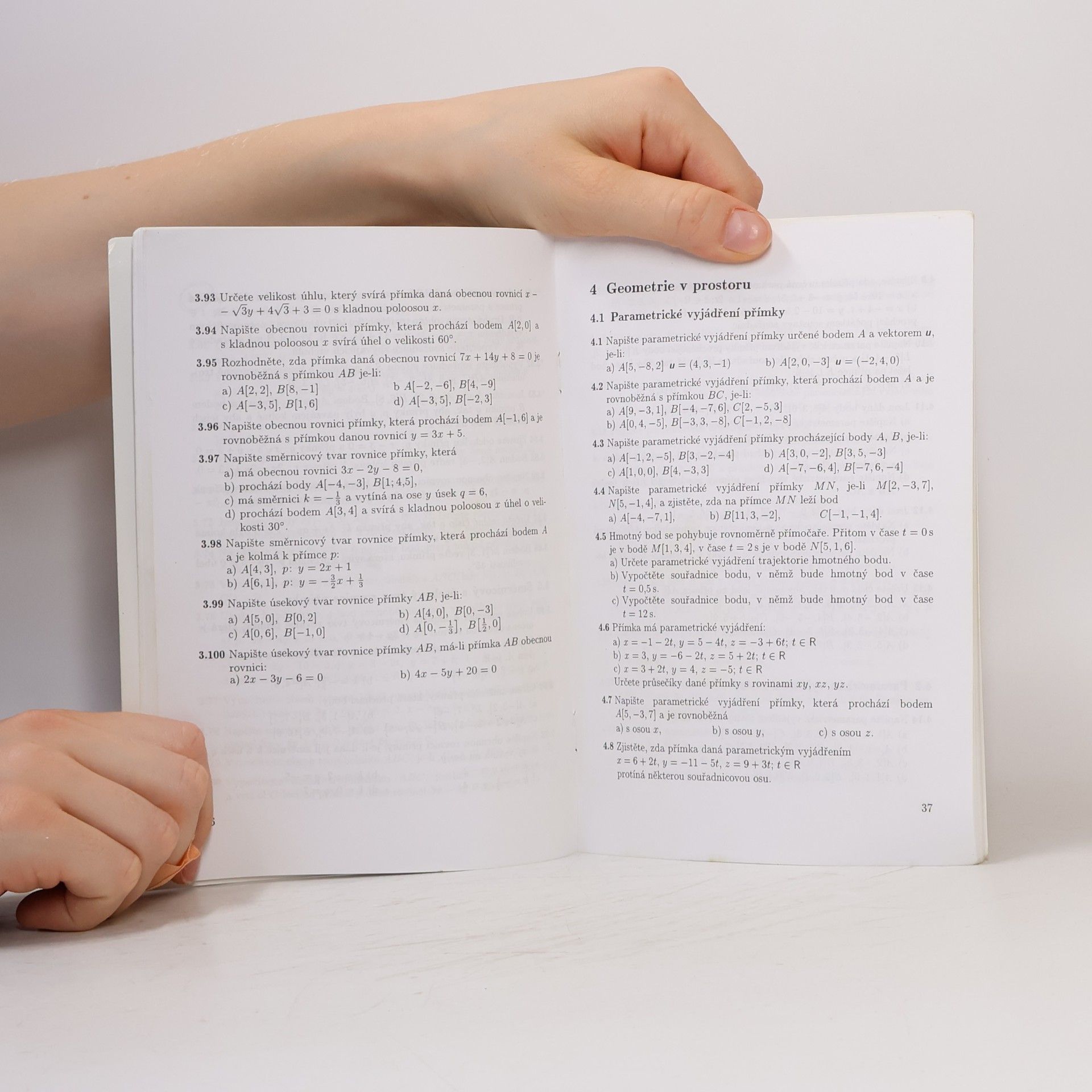 Ivan Bušek Sbírka úloh z matematiky pro gymnázia : analytická geometrie