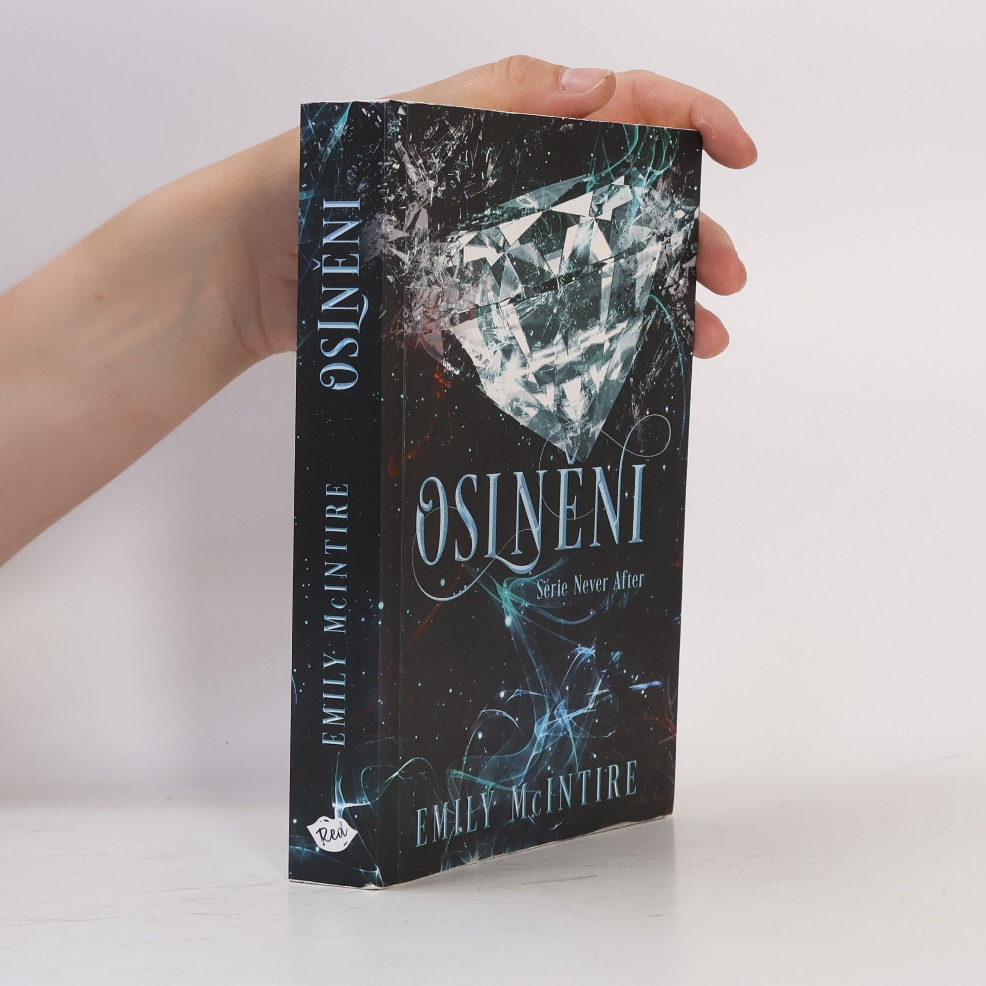 Emily McIntire Oslněni