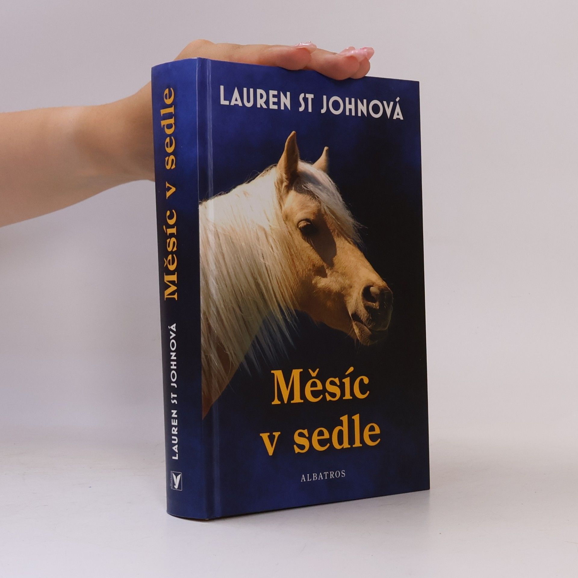Lauren St. John Měsíc v sedle