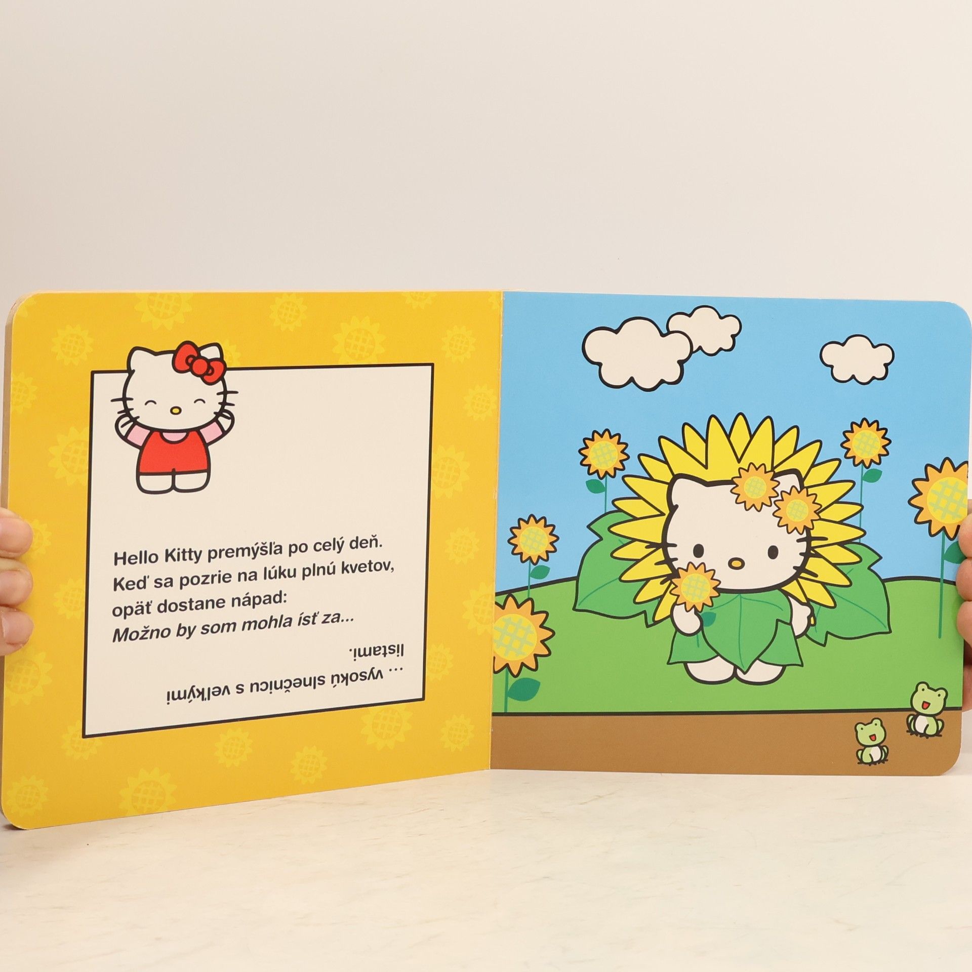Sanrio Hello Kitty - Maškarný bál