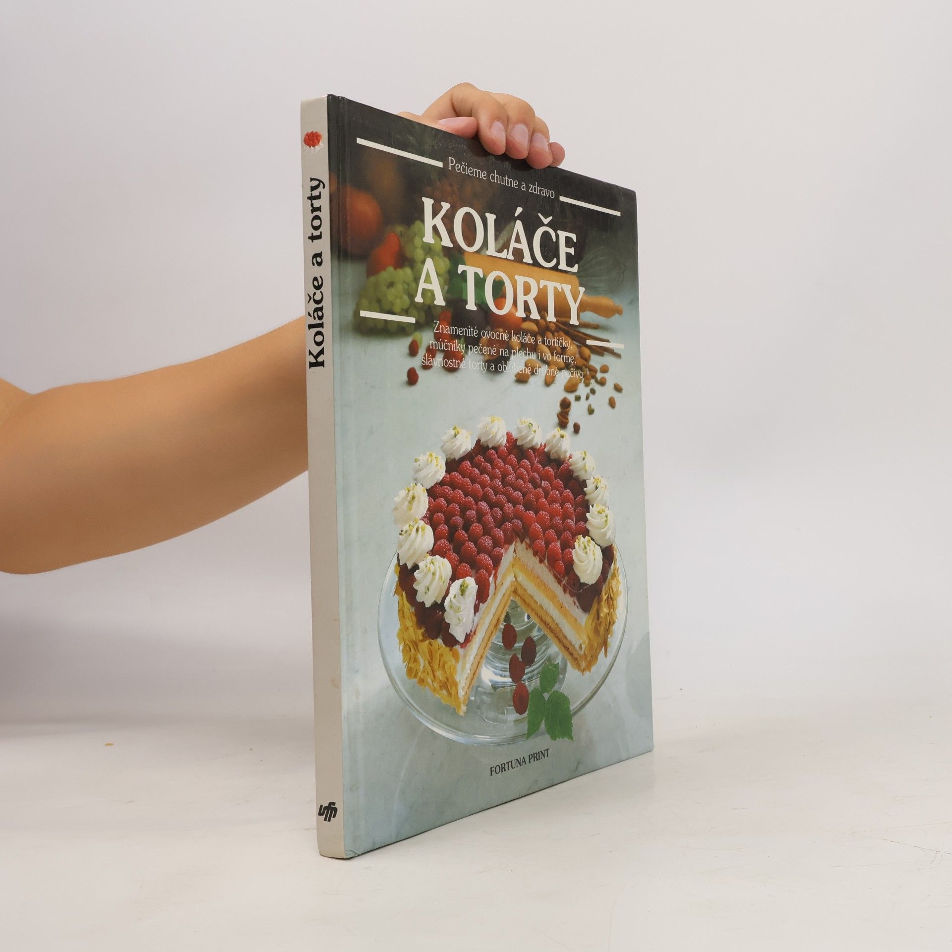 AA.VV. Pečeme chutne a zdravo: Koláče a torty