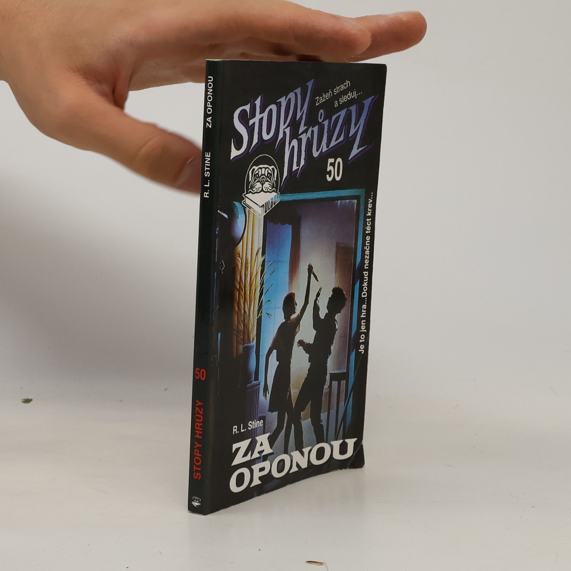 R. L. Stine Za oponou. Stopy hrůzy 50