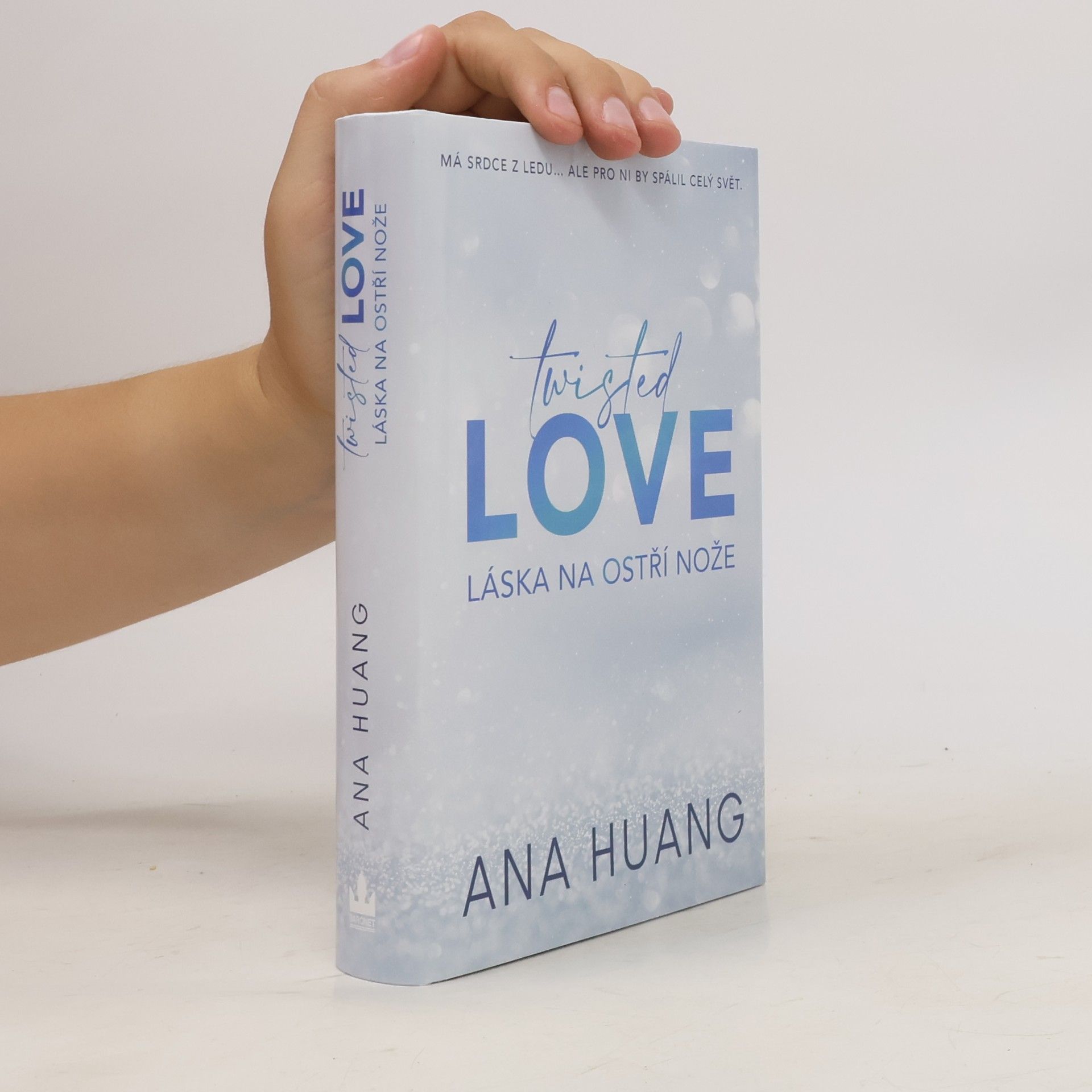 Ana Huang Twisted Love. Láska na ostří nože