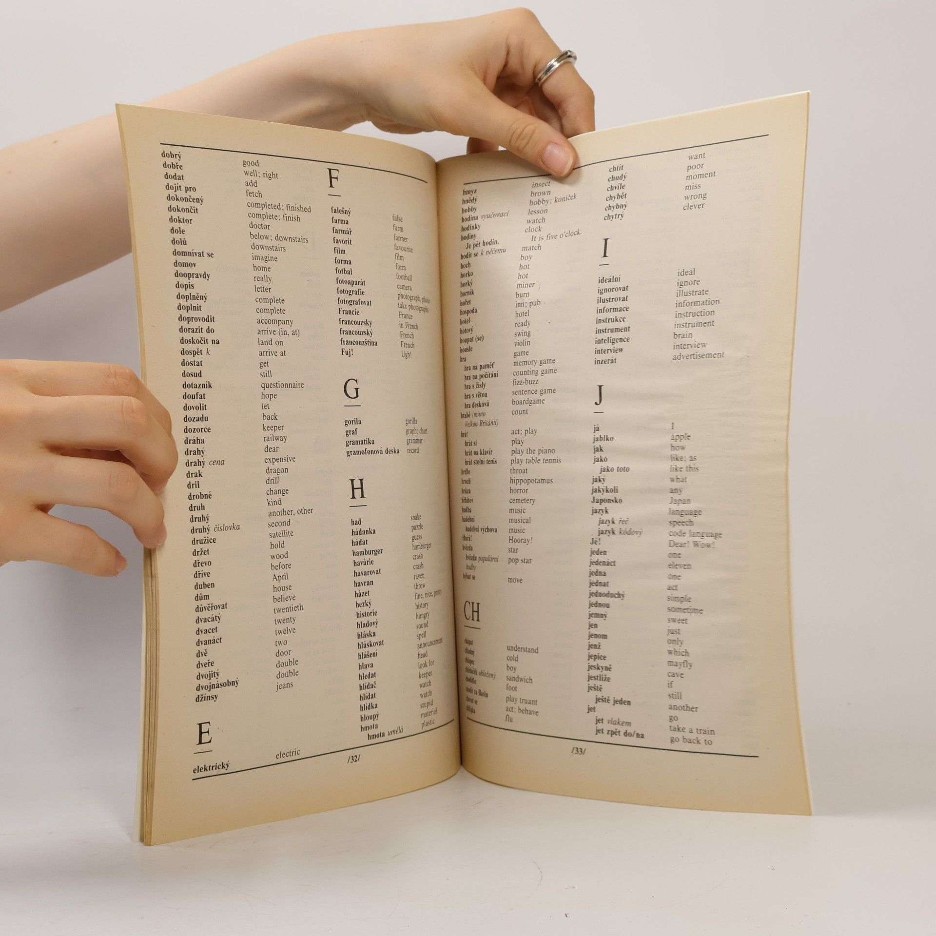 Eva Vacková Anglicko-český a česko-anglický slovníček k učebnici Project English 1