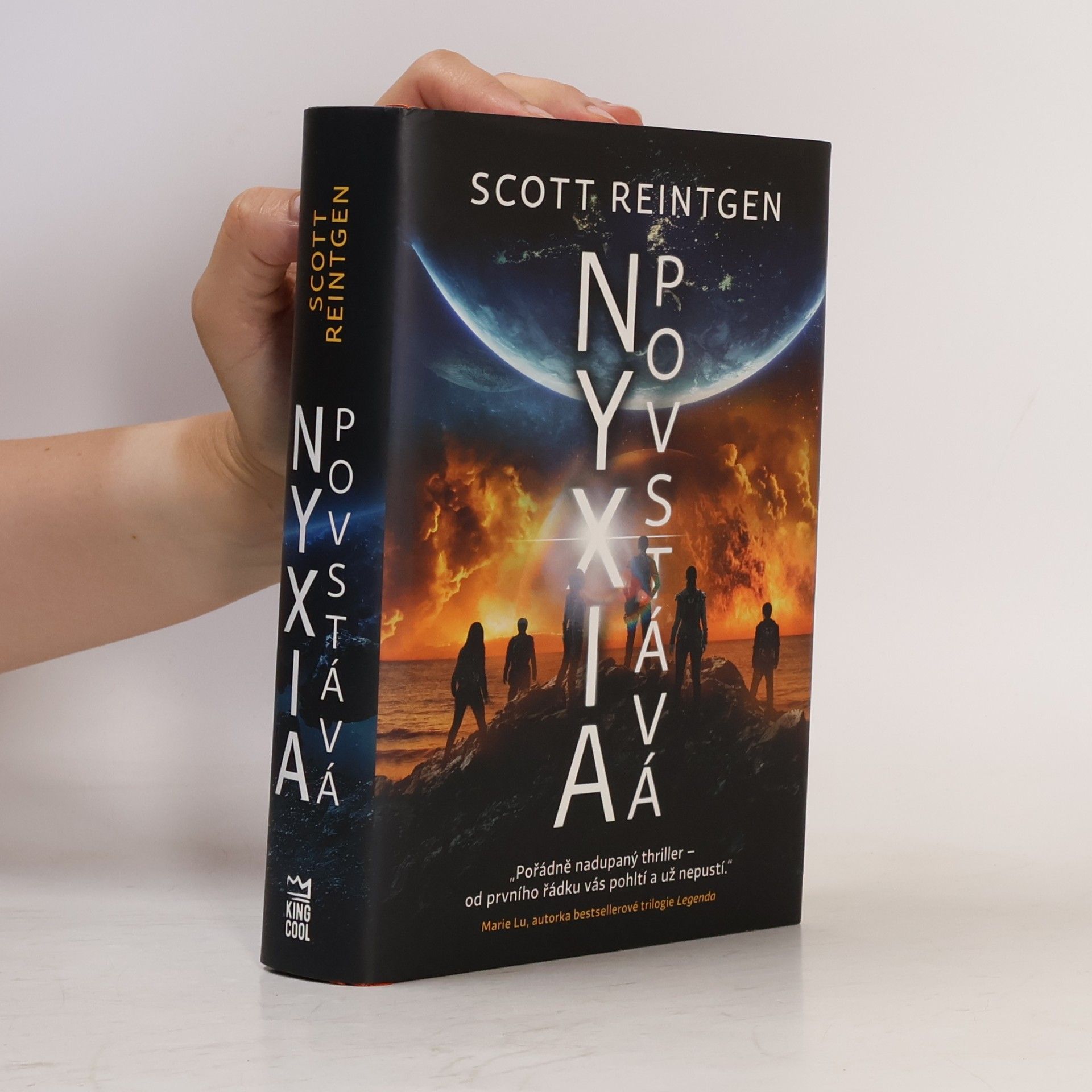 Scott Reintgen Nyxia povstává