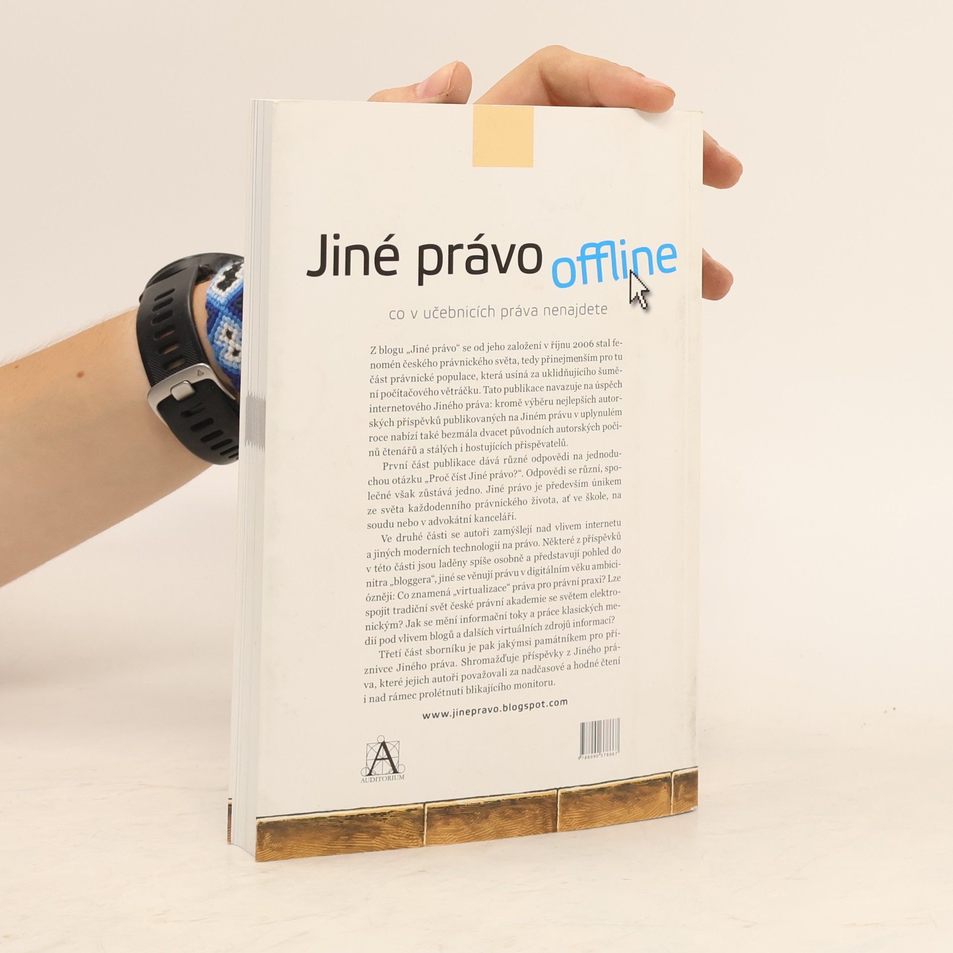 Michal Bobek Jiné právo offline. Co v učebnicích práva nenajdete