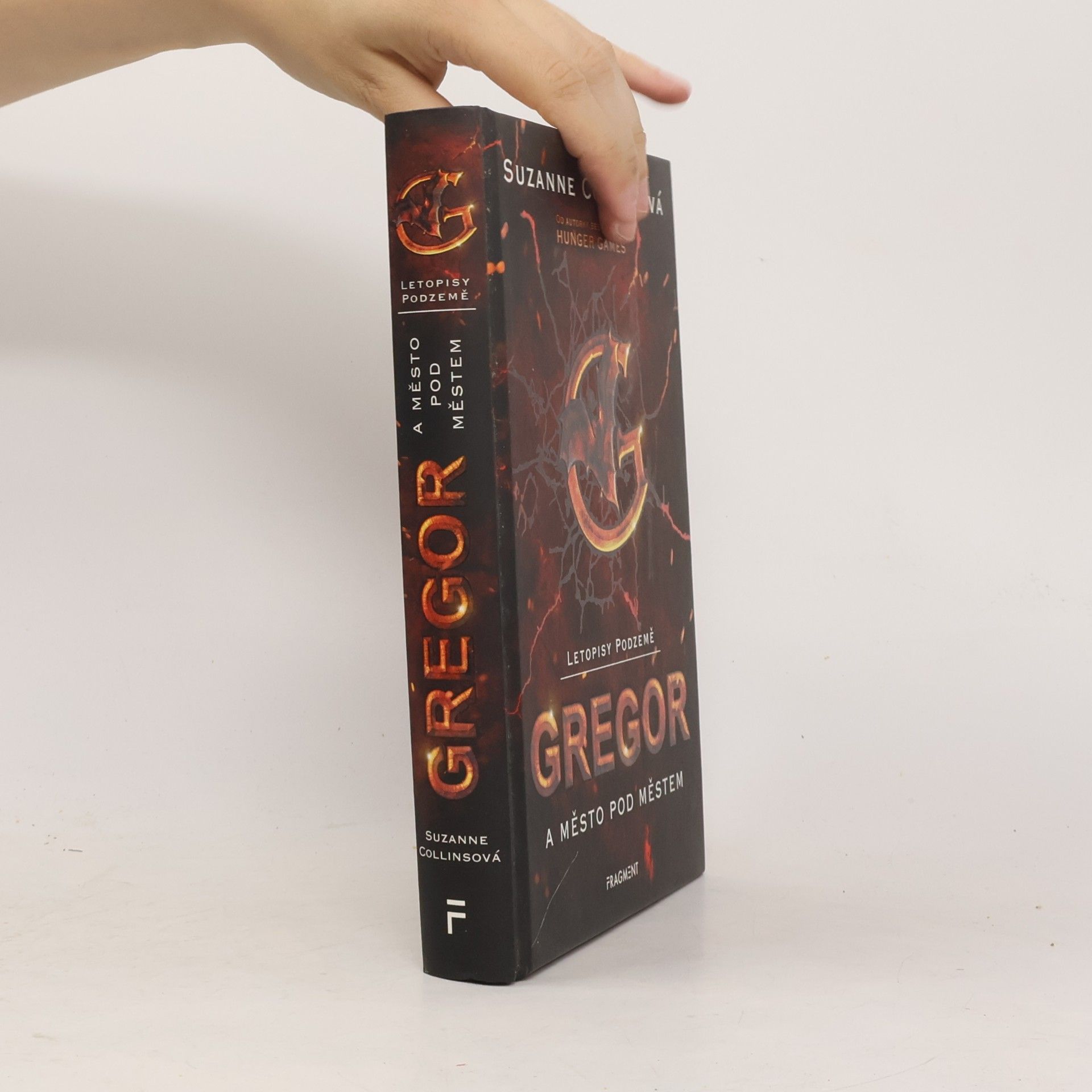 Suzanne Collins Letopisy Podzemě. Gregor a město pod městem