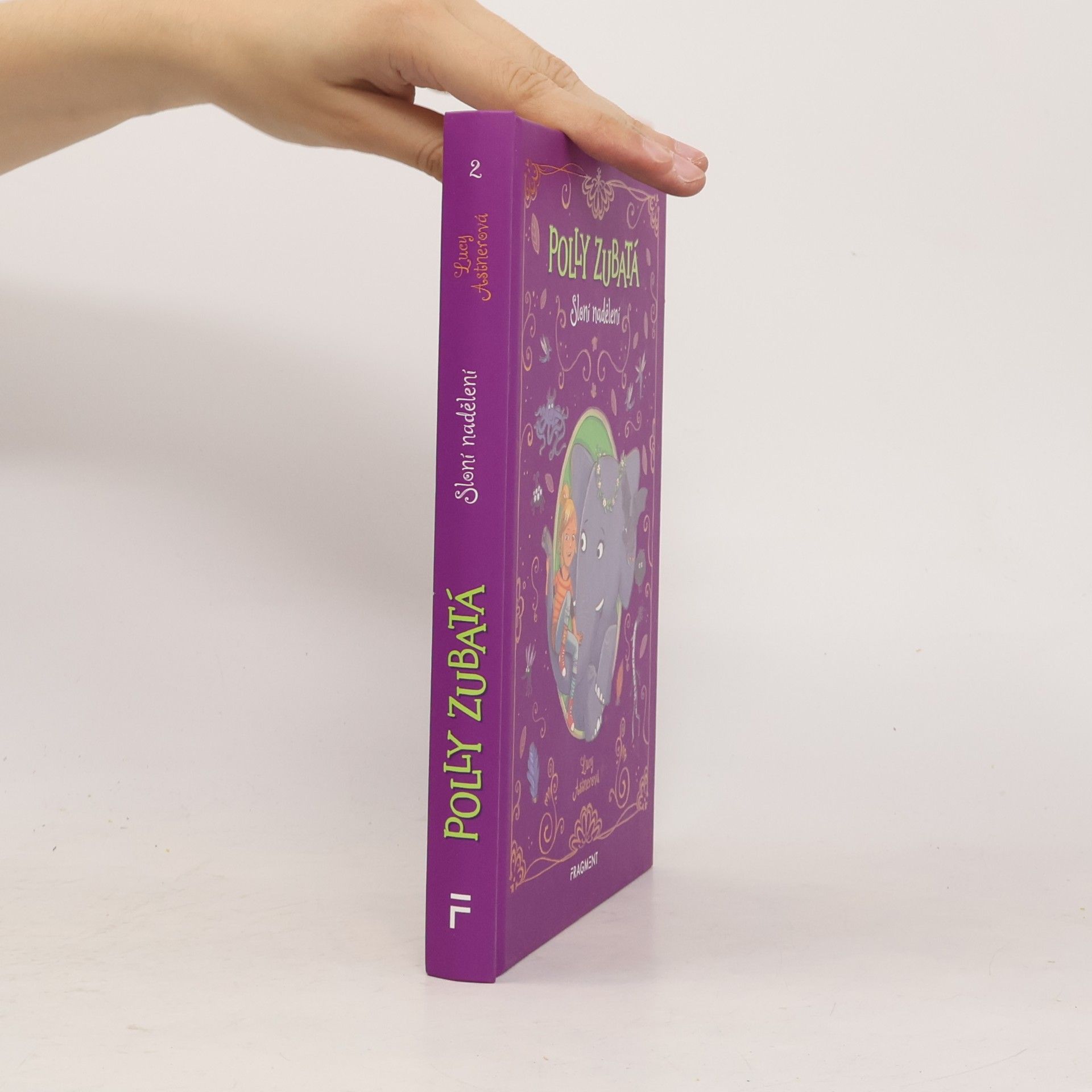 Lucy Astner Polly Zubatá: Sloní nadělení