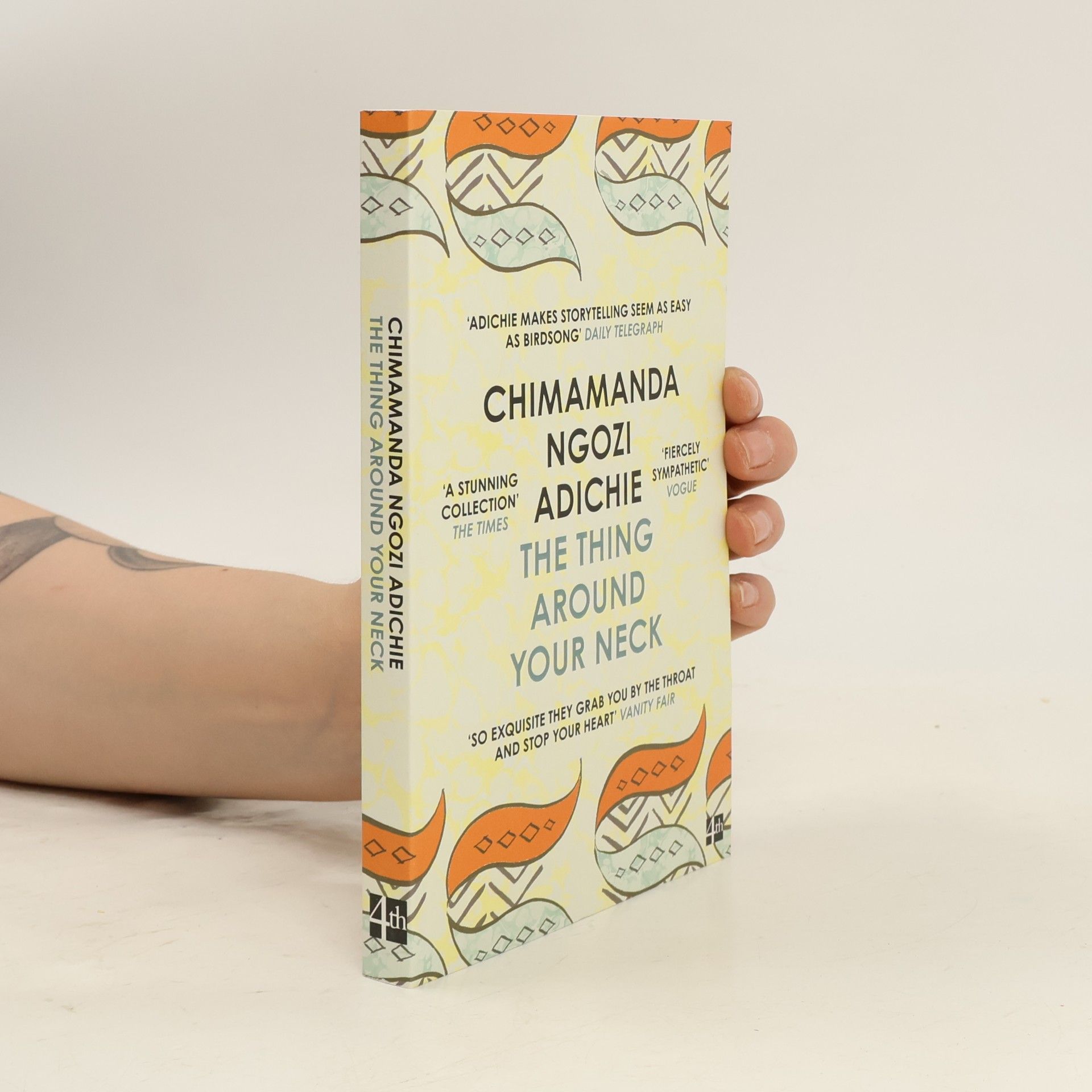 Chimamanda Ngozi Adichie The thing around your neck