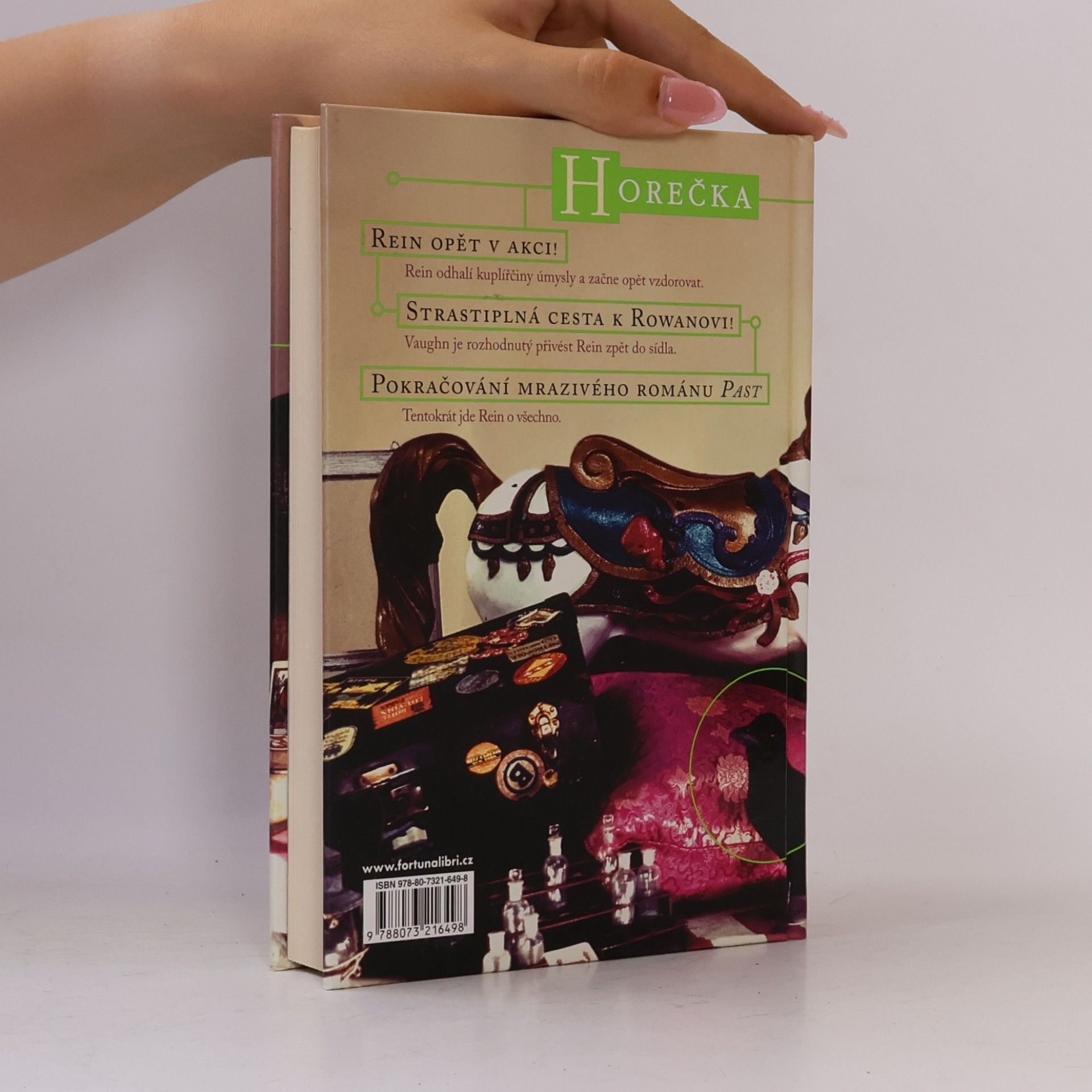 Lauren DeStefano Zahrada nesmrtelnosti 2. Horečka