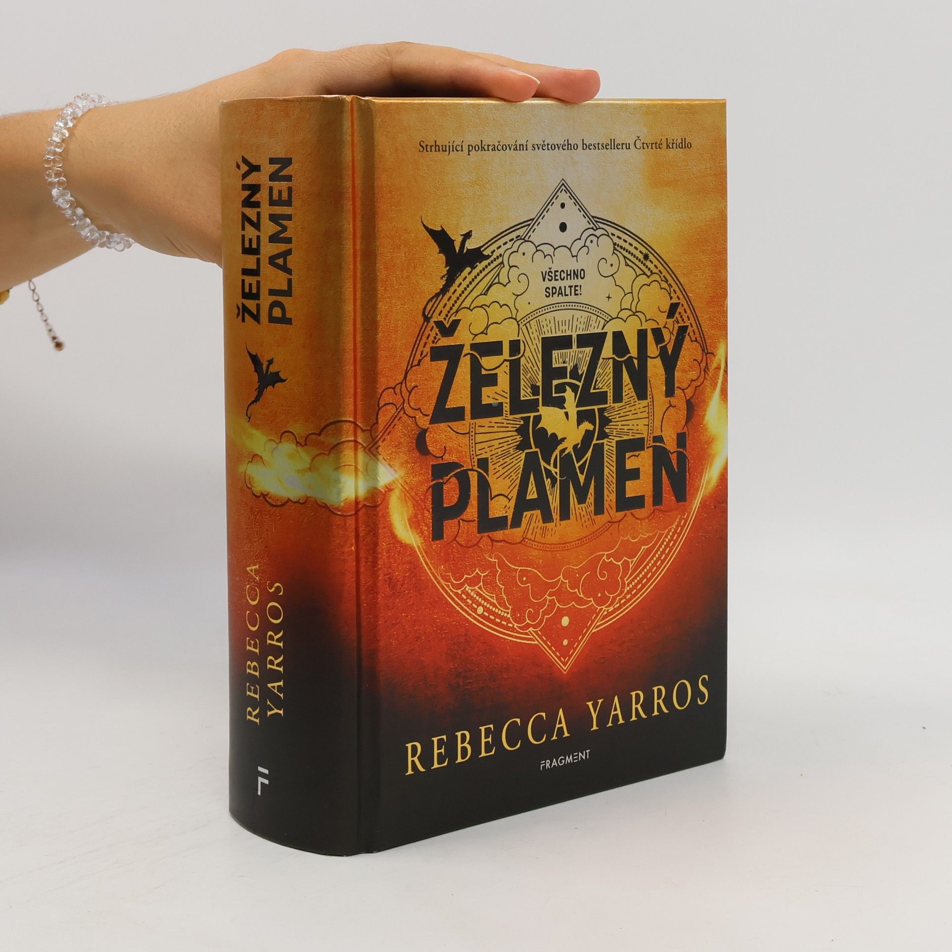 Rebecca Yarros Železný plamen