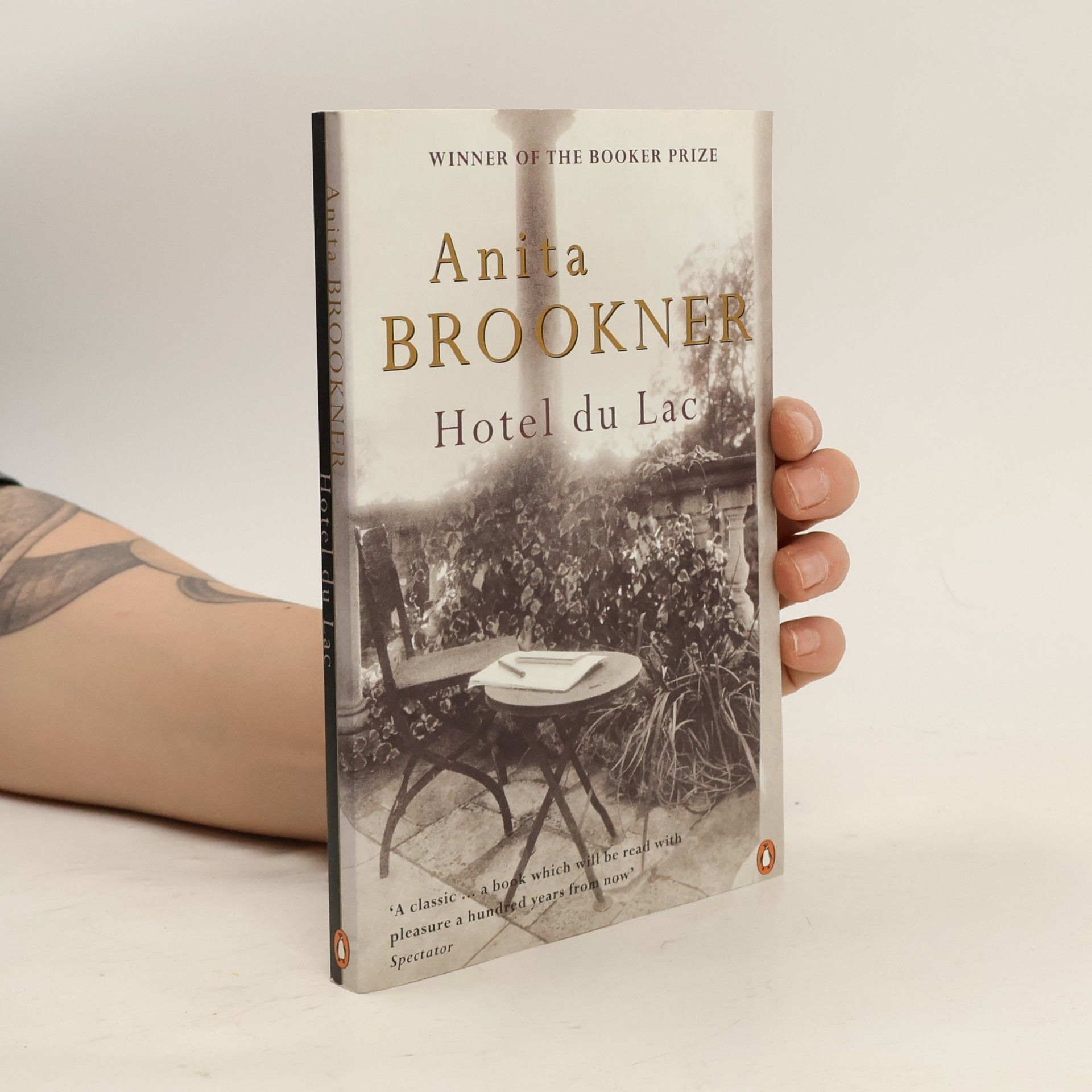 Anita Brookner Hotel du Lac