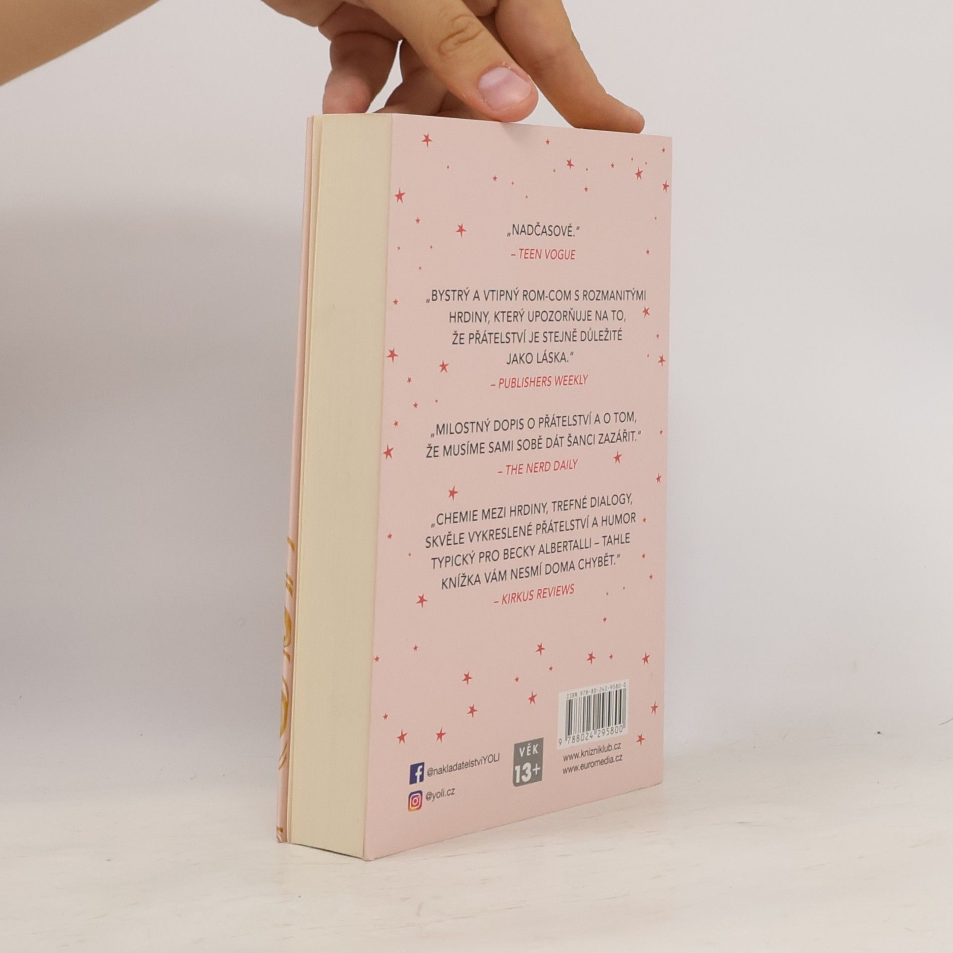 Becky Albertalli Kate v záři reflektorů