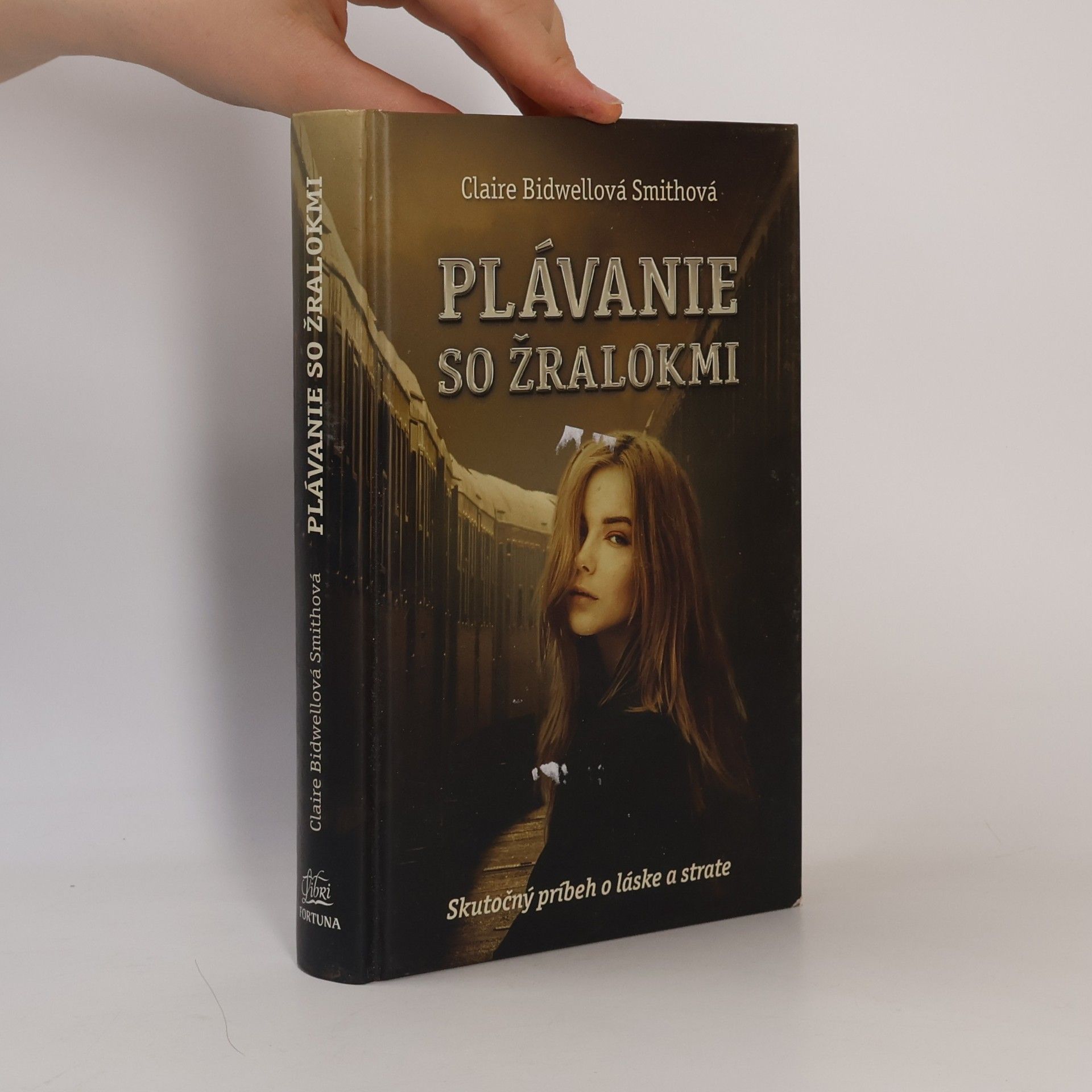 Claire Bidwell Smith Plávanie so žralokmi