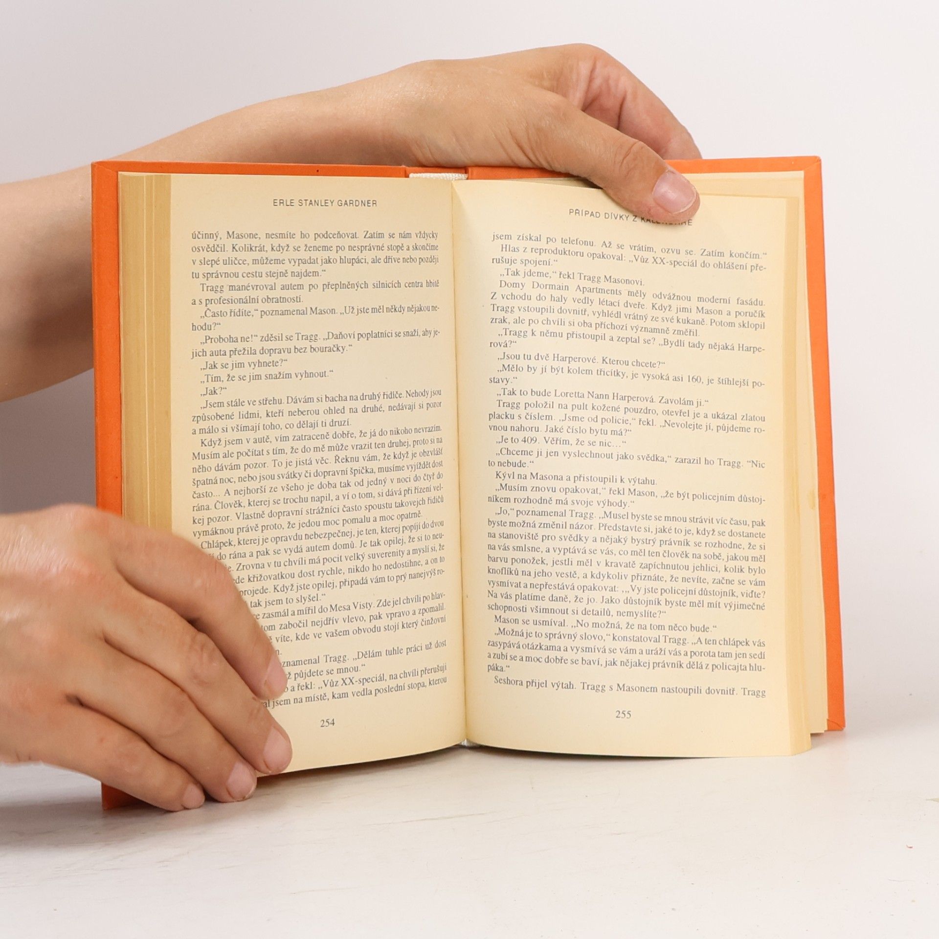 Erle Stanley Gardner Případ modelek s dlouhýma nohama. Případ dívky z kalendáře