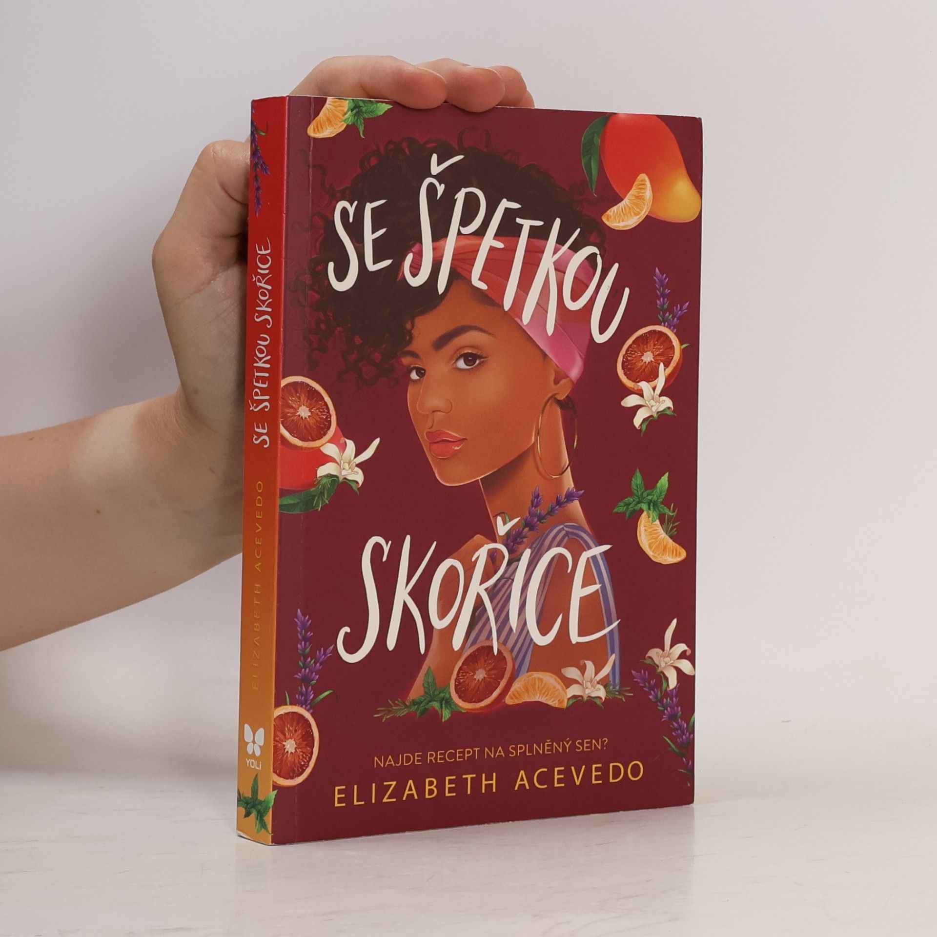Elizabeth Acevedo Se špetkou skořice