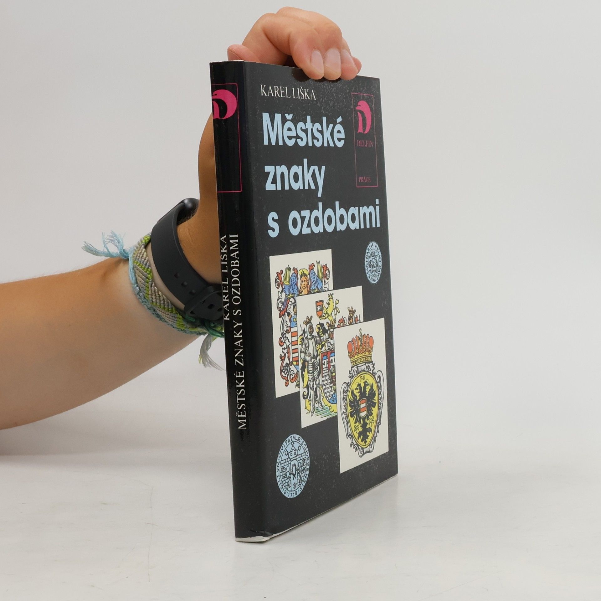 Městské znaky s ozdobami
