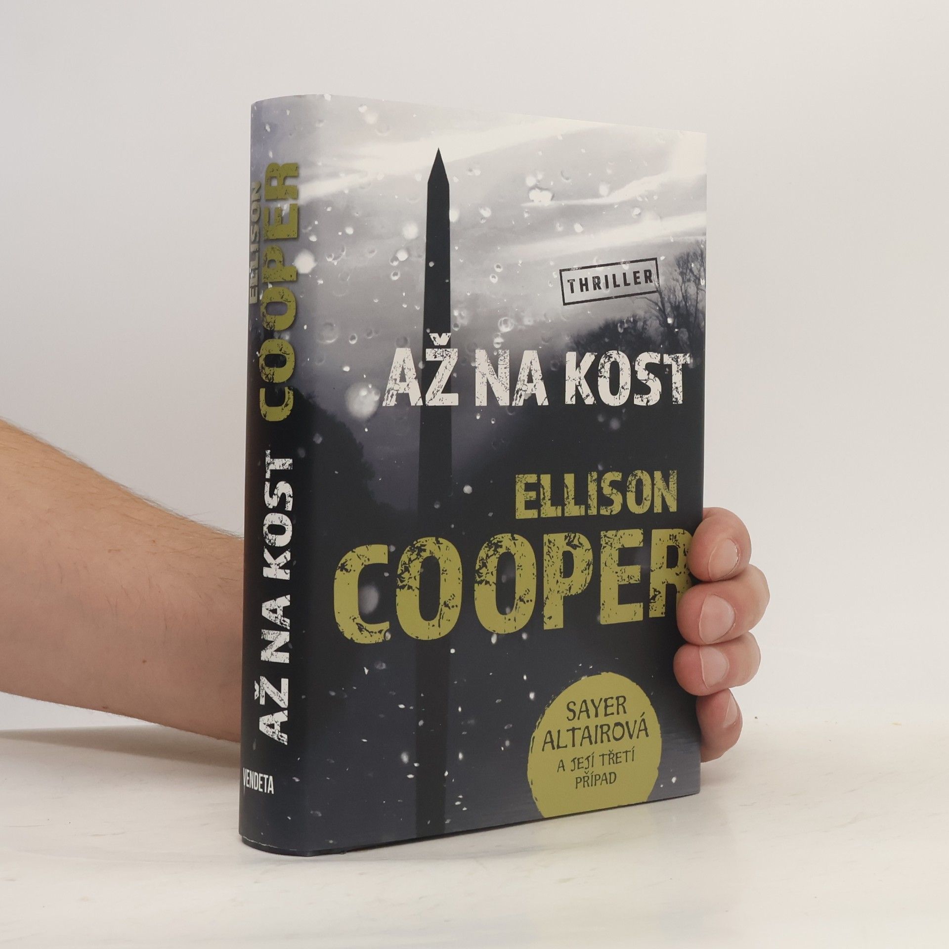 Ellison Cooper Až na kost