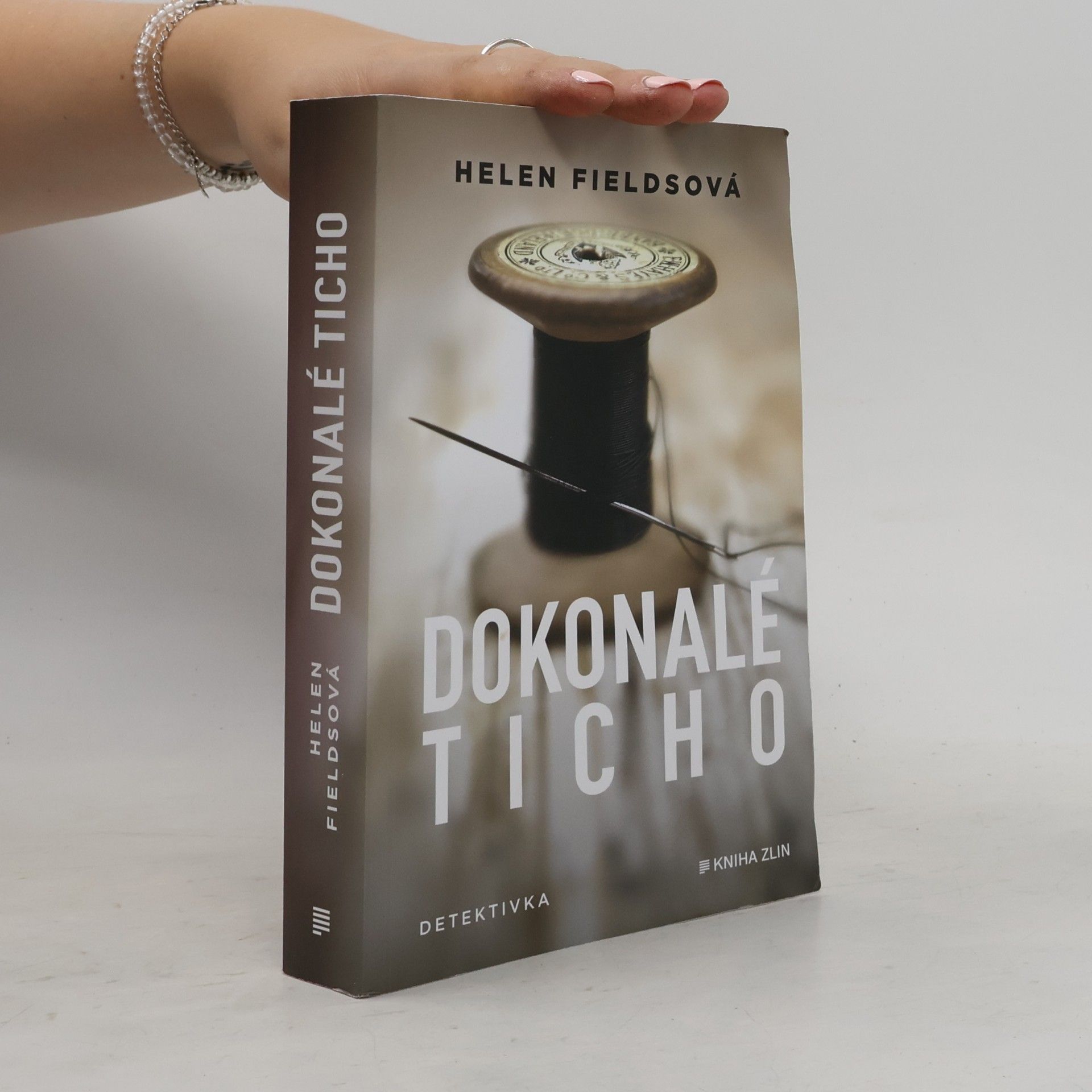 Helen Fields Dokonalé ticho