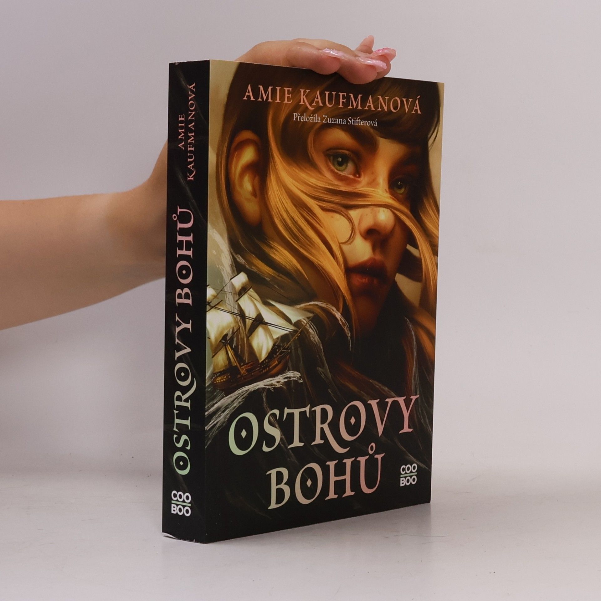 Amie Kaufman Ostrovy bohů