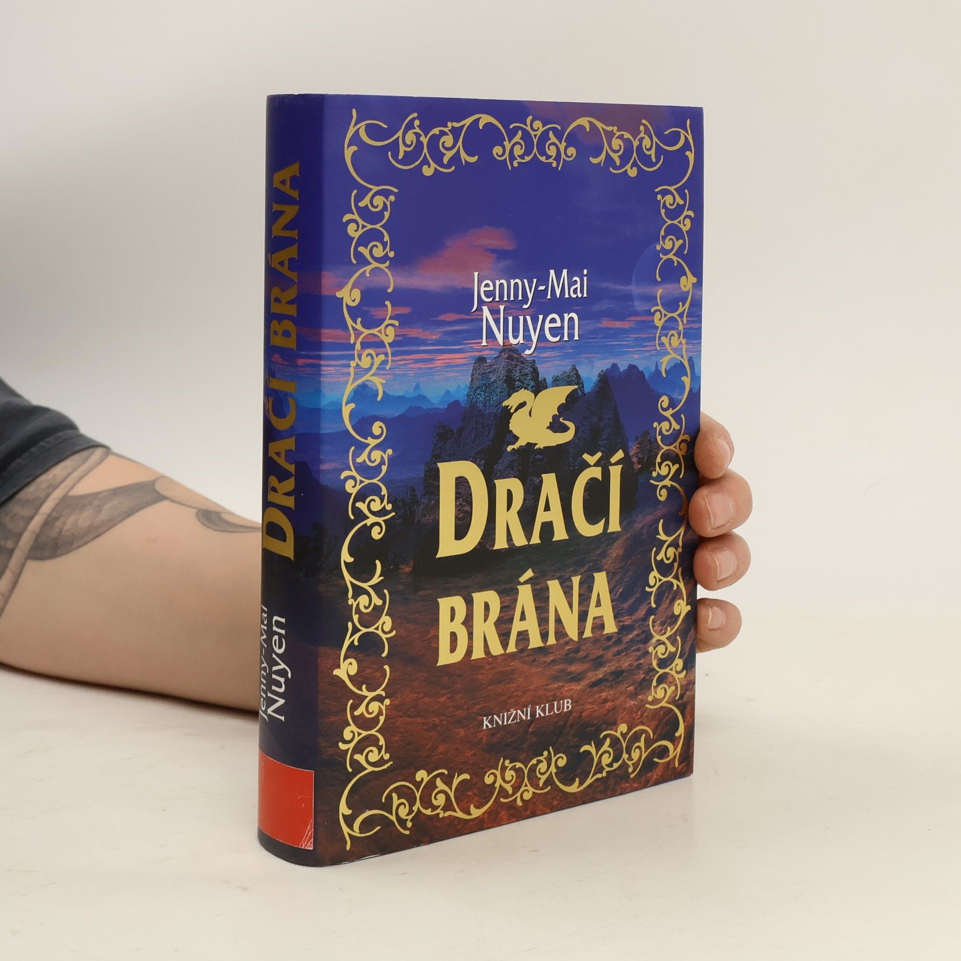 Jenny-Mai Nuyen Dračí brána