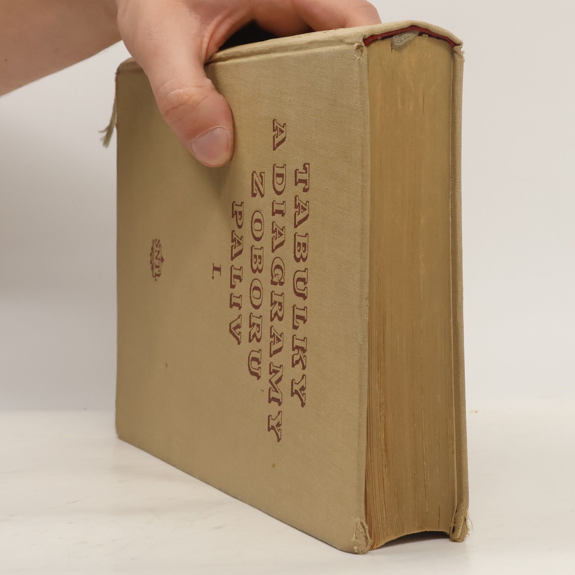 Autores varios Tabulky a diagramy z oboru paliv I