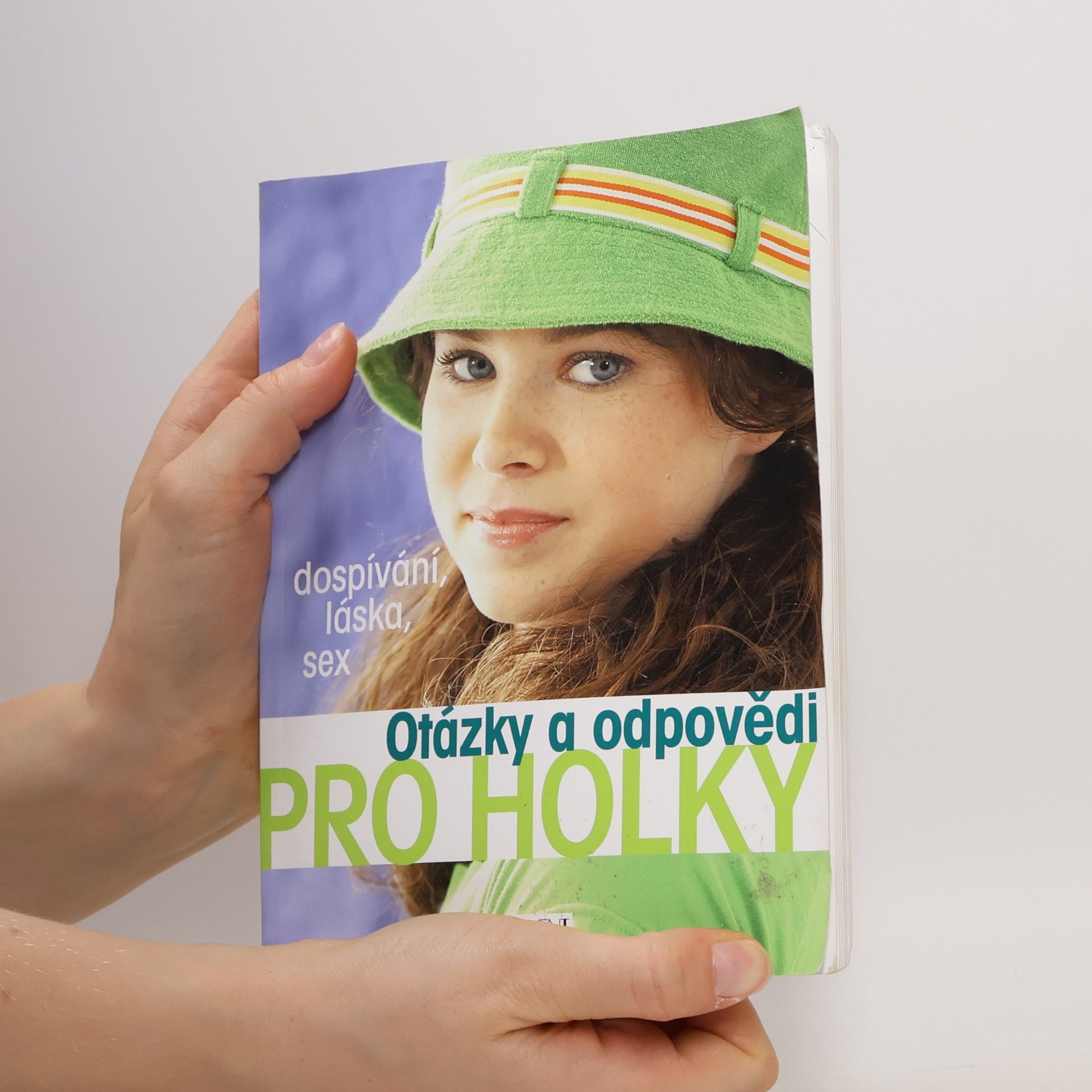 Petra Hirscher Otázky a odpovědi pro holky. Dospívání, láska, sex