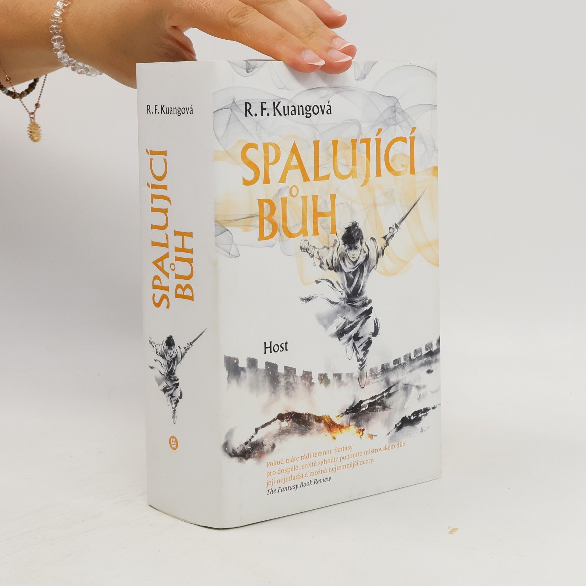 Rebecca Kuang Spalující bůh