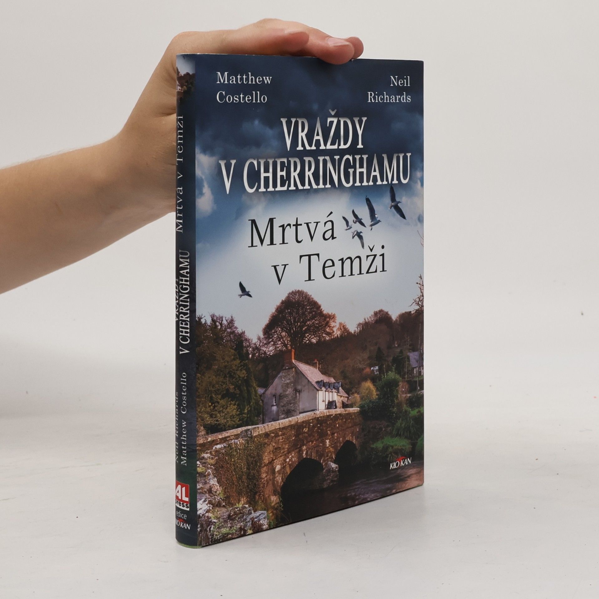 Neil Richards Mrtvá v Temži