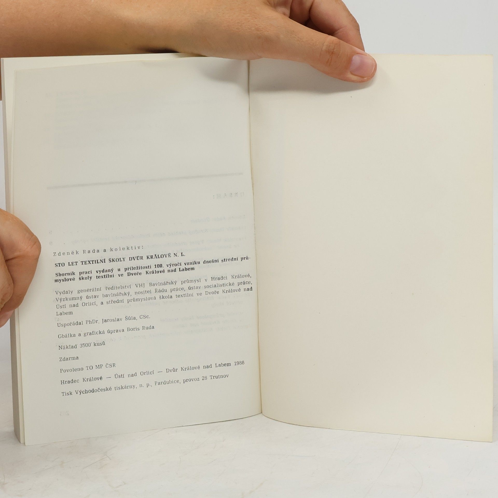 kolektiv Sto let textilní školy Dvůr Králové nad Labem 1888-1988